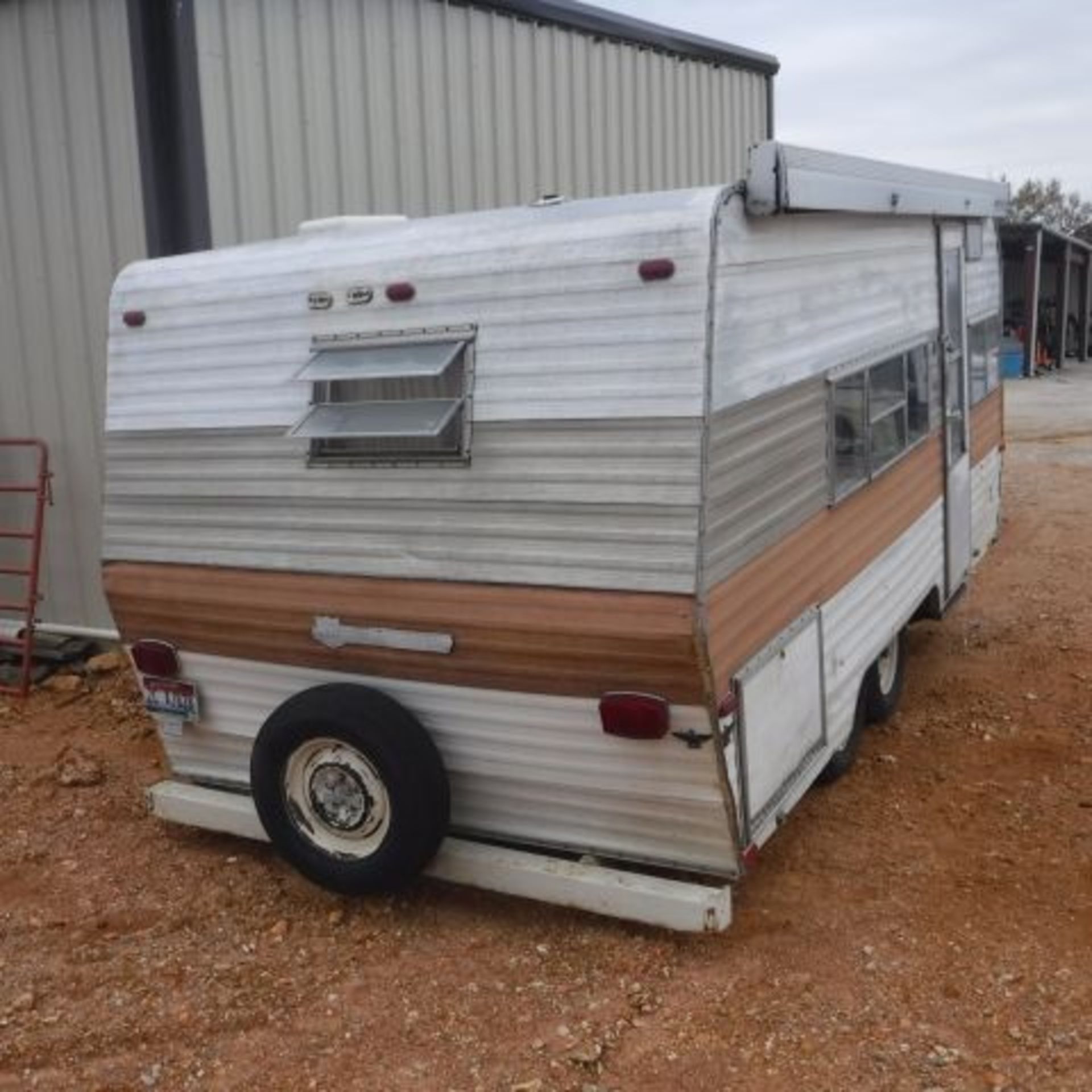 14' CAMPER TRAILER AND CONTENTS - Image 3 of 3