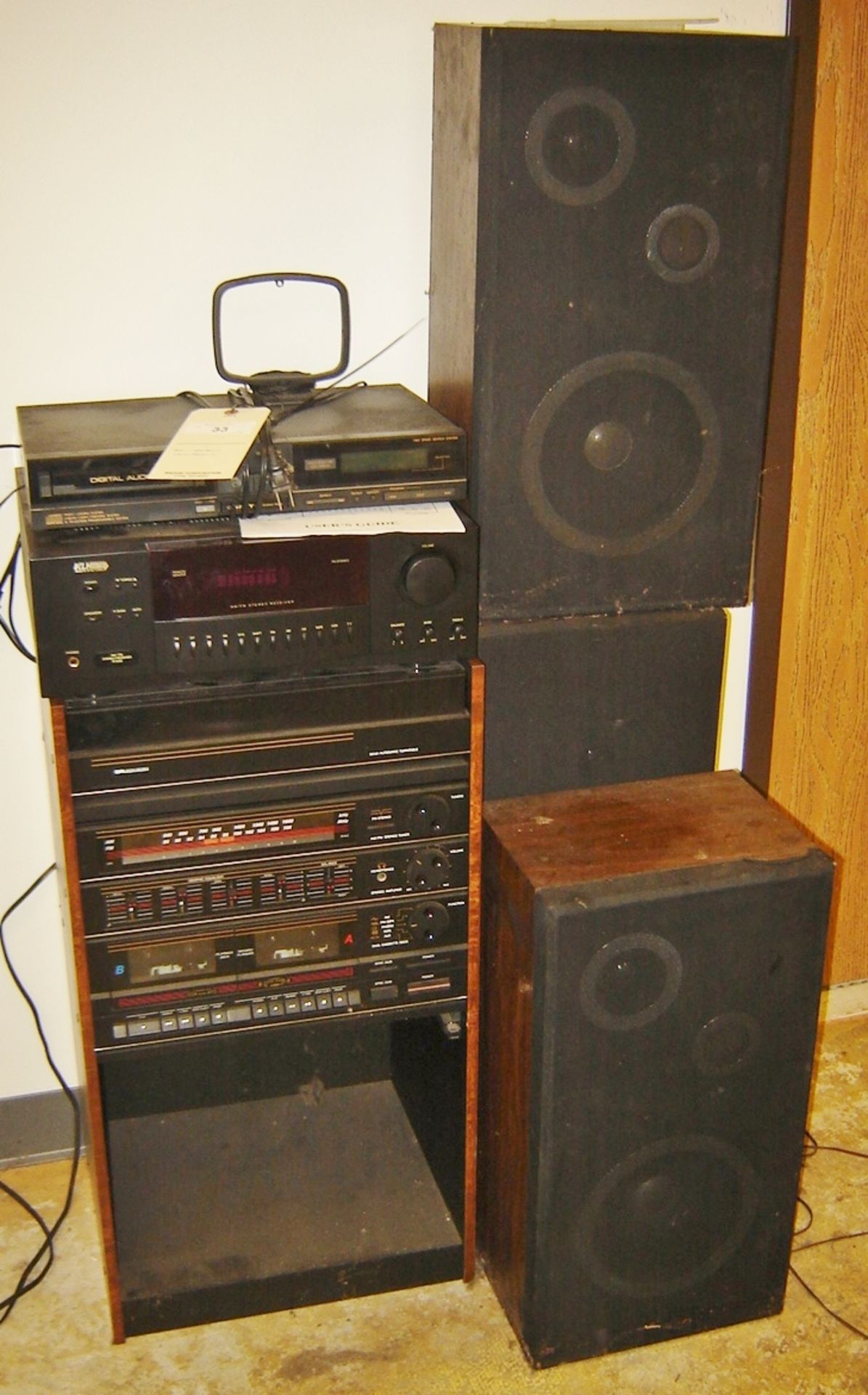 STEREO EQUIPMENT - Image 2 of 3