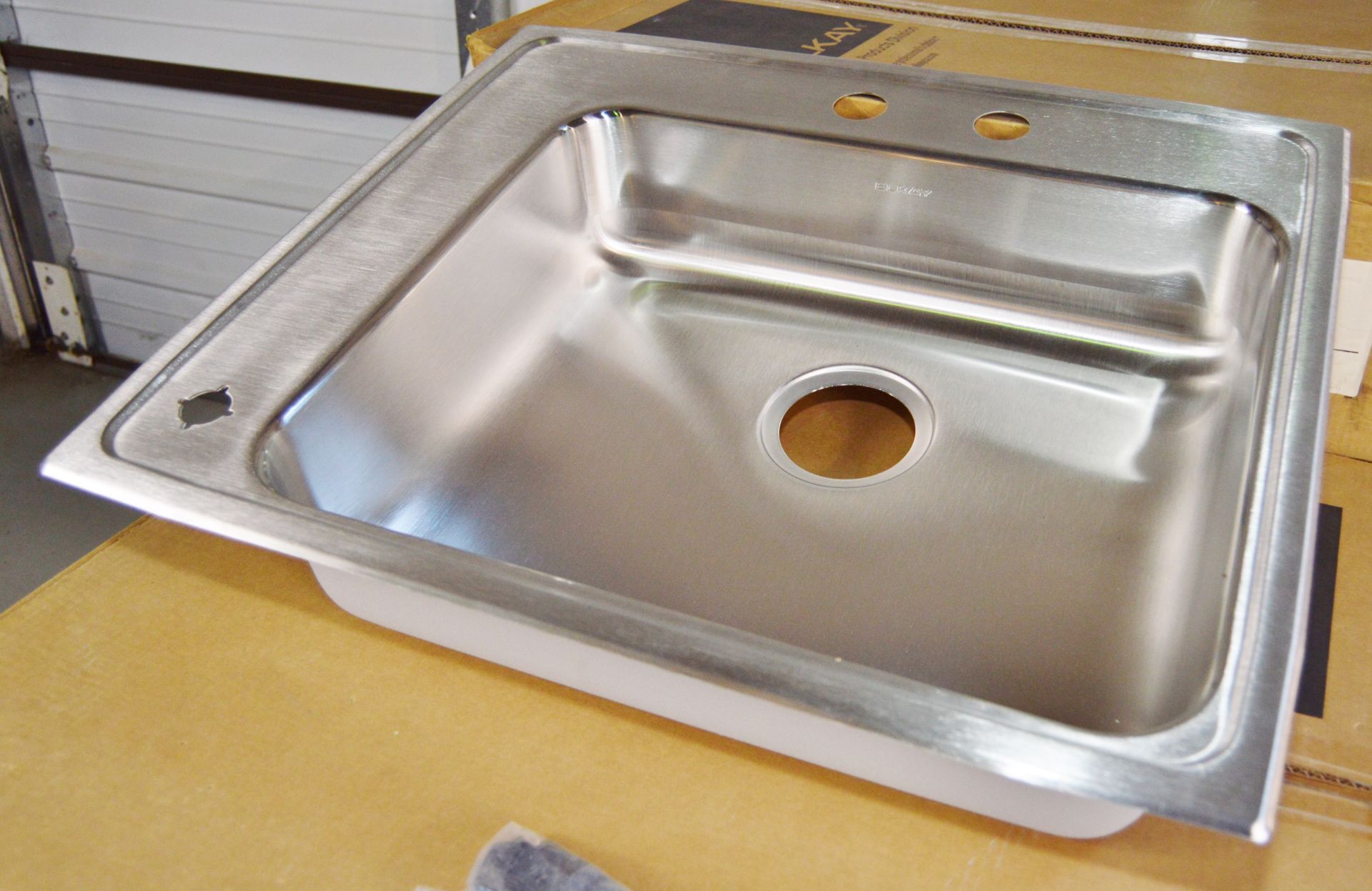 STAINLESS STEEL LAB SINK
