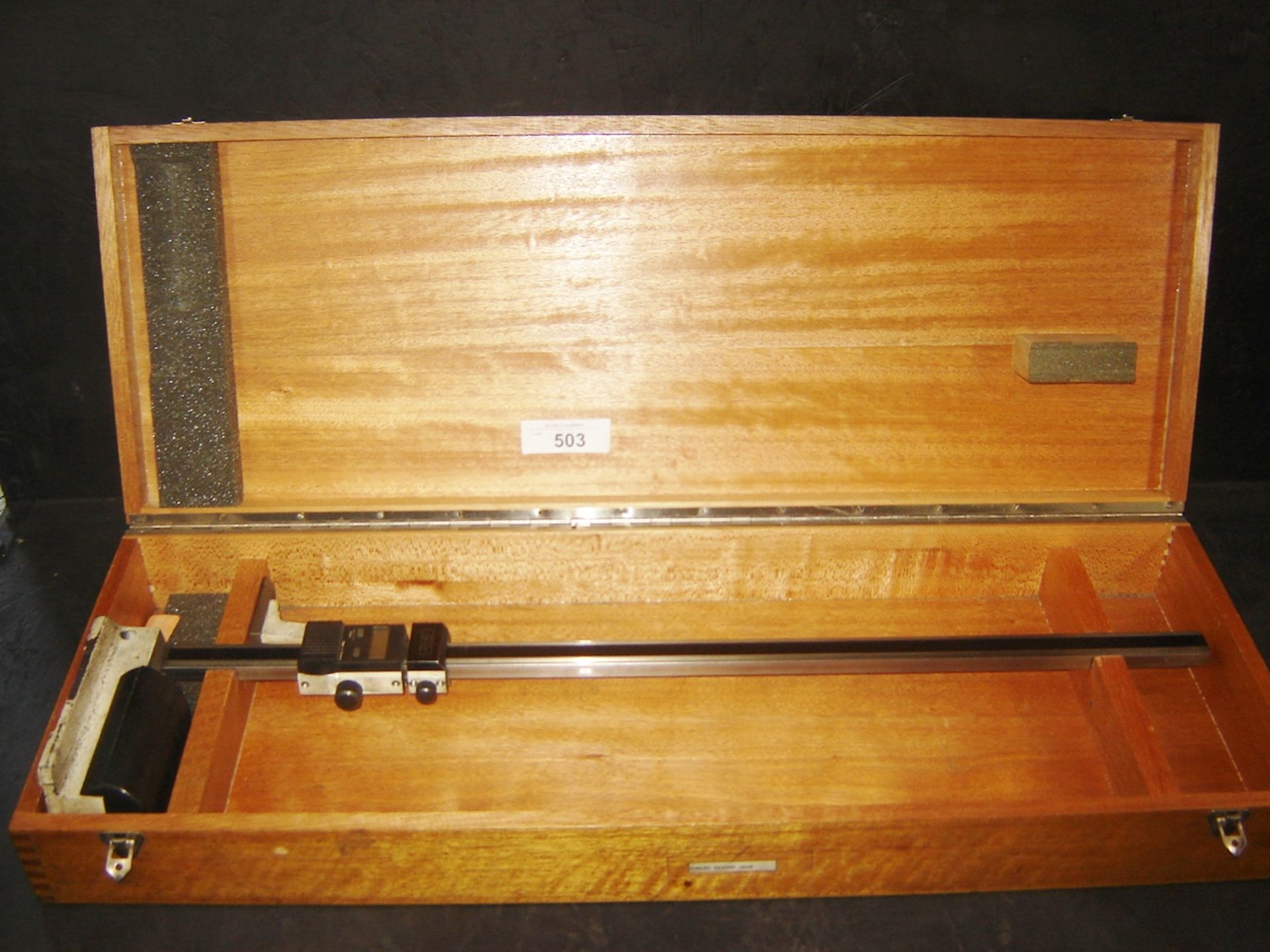 HEIGHT GAUGE W/WOOD CASE