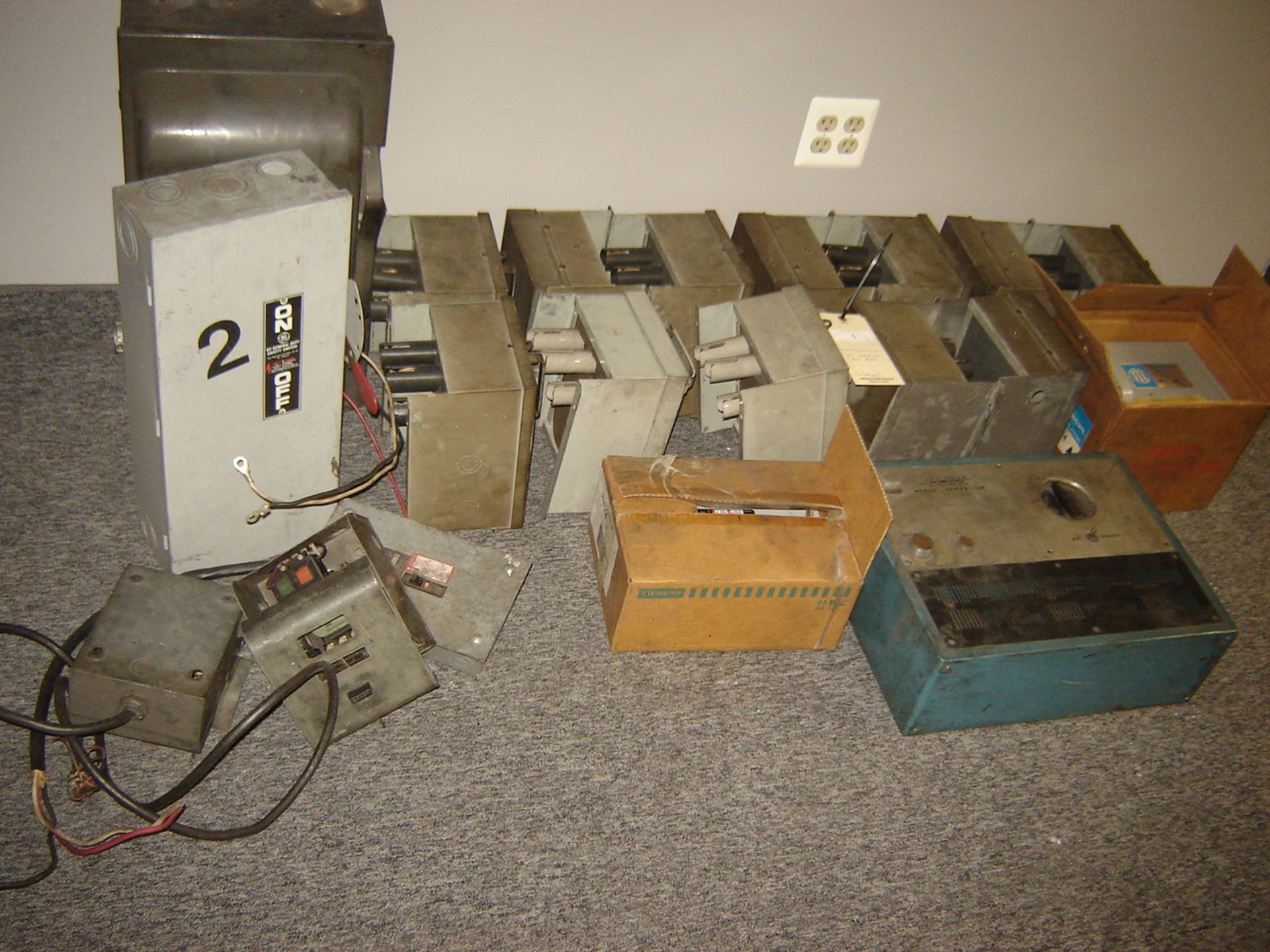 ELECTRICAL & BUSS BOXES - Image 2 of 3