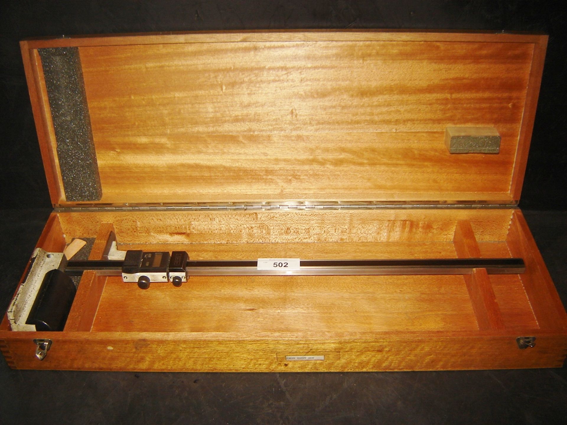 HEIGHT GAUGE W/WOOD CASE