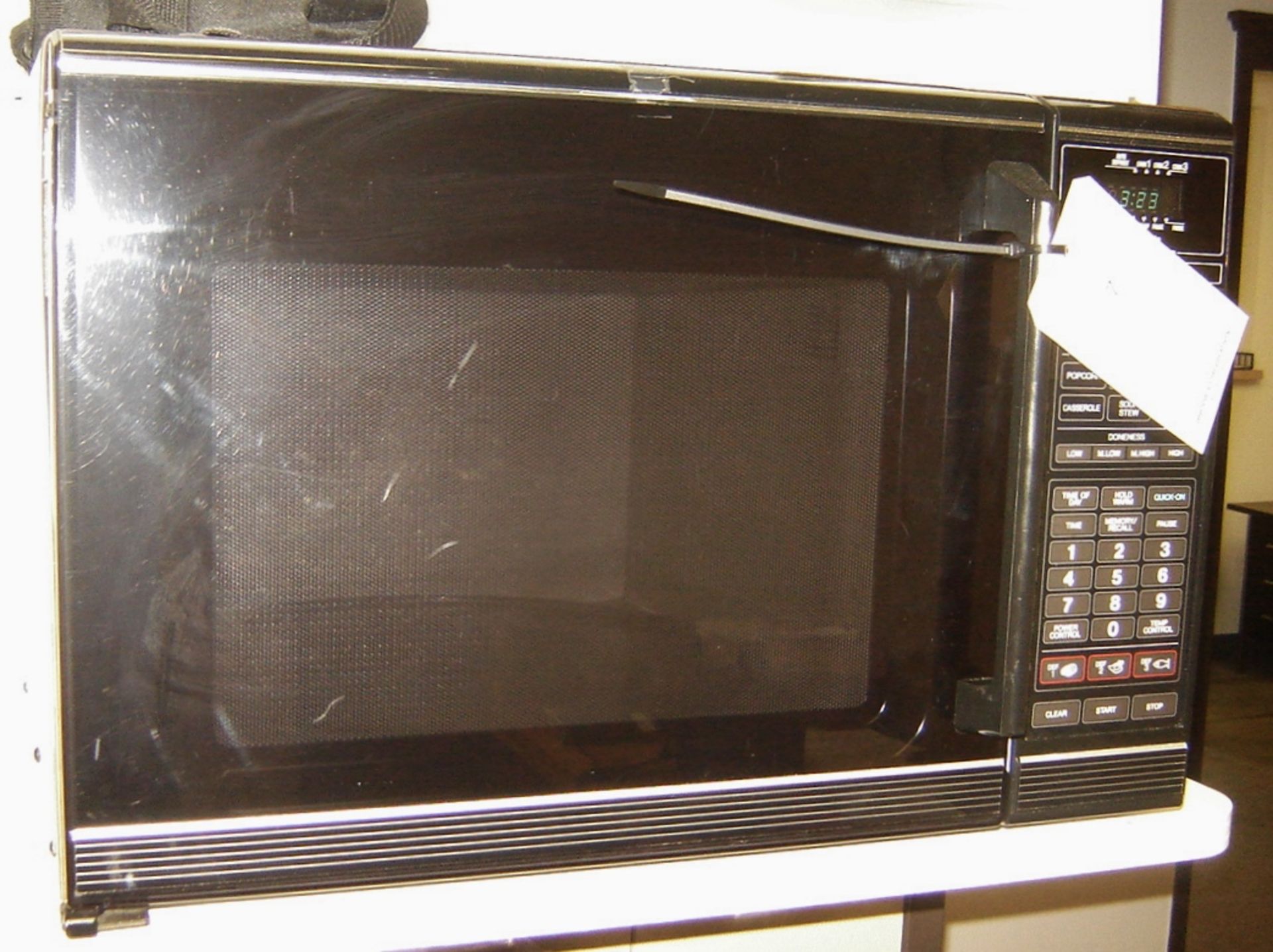 MICROWAVE OVEN - Image 2 of 3