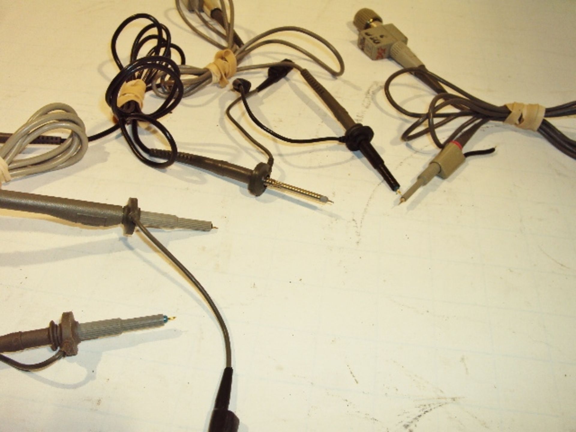 ASSORTED TEKTRONIX OSCILLOSCOPE PROBES - Image 5 of 5