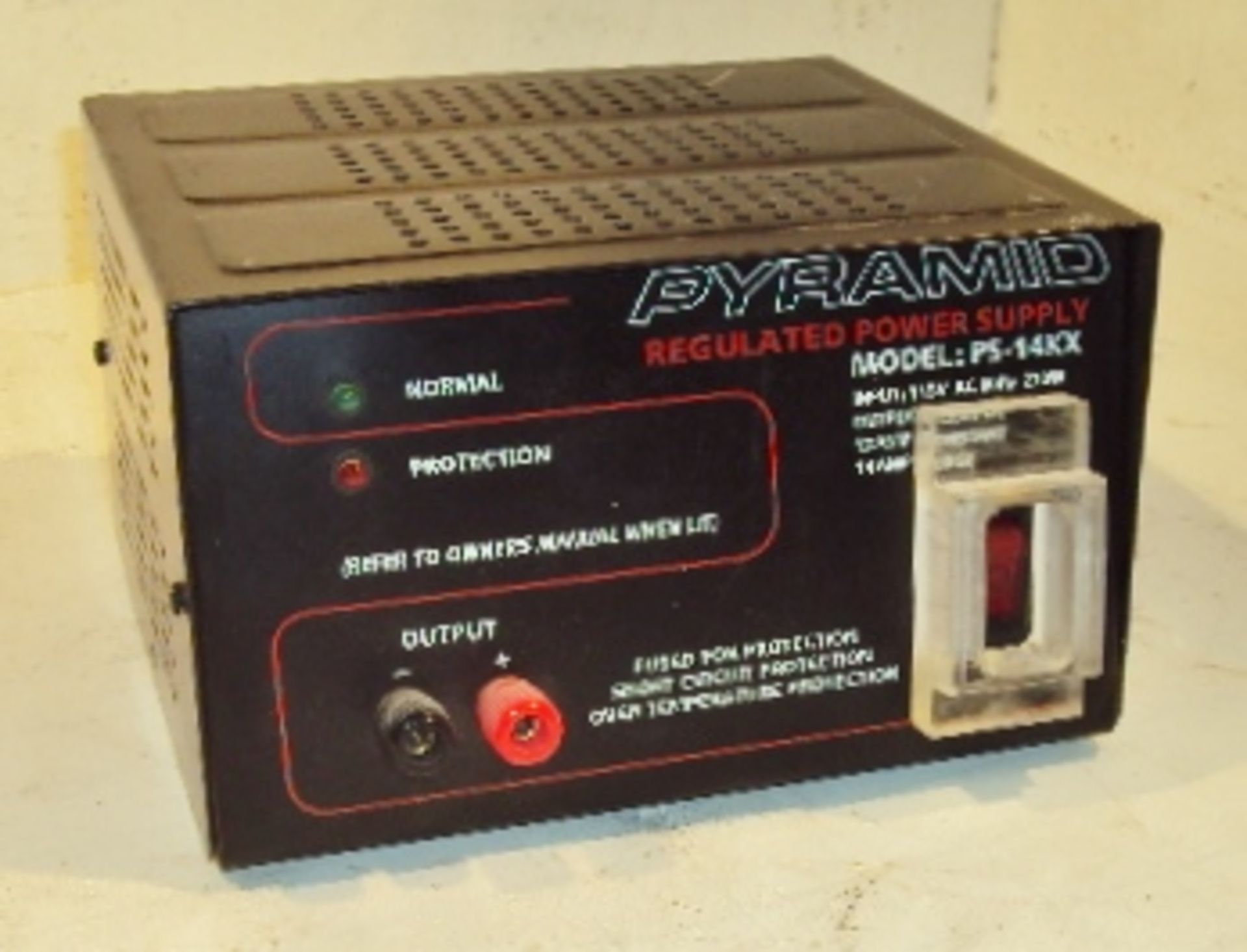 PYRAMID PS14KX 13.8 V REGULATED DC POWER SUPPLY