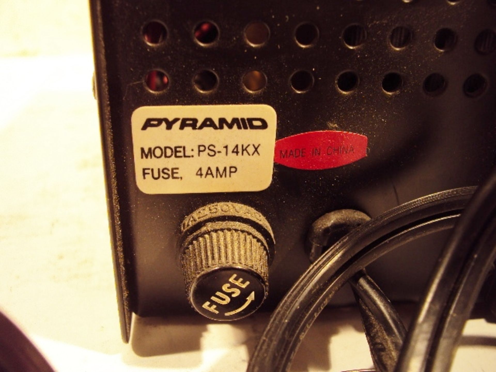 PYRAMID PS14KX 13.8 V REGULATED DC POWER SUPPLY - Image 4 of 4