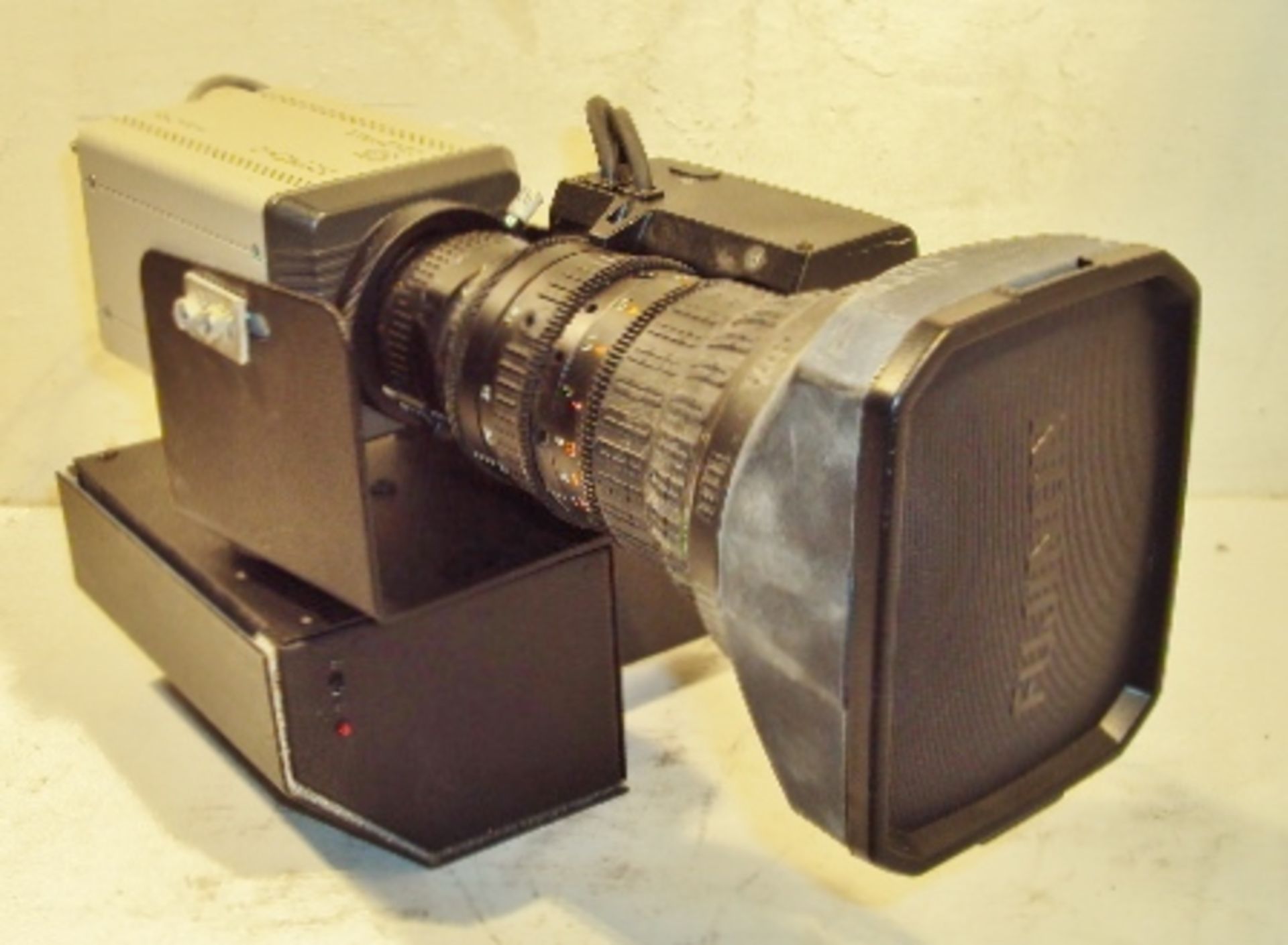 HITACHI HV-D15 DIGITAL CAMERA W/ TV LENS MOUNTED - Image 2 of 5