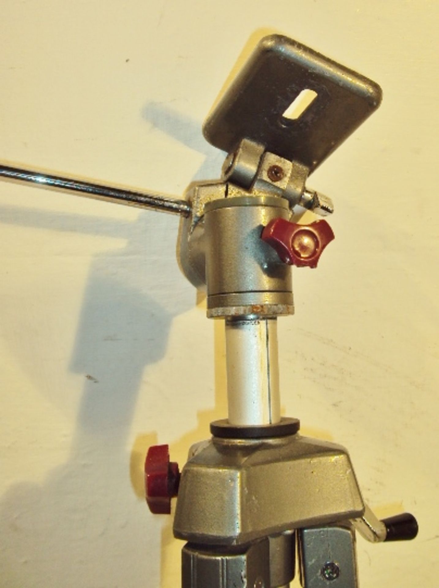 ARGUS GD-3500 CAMERA TRIPOD - Image 2 of 4