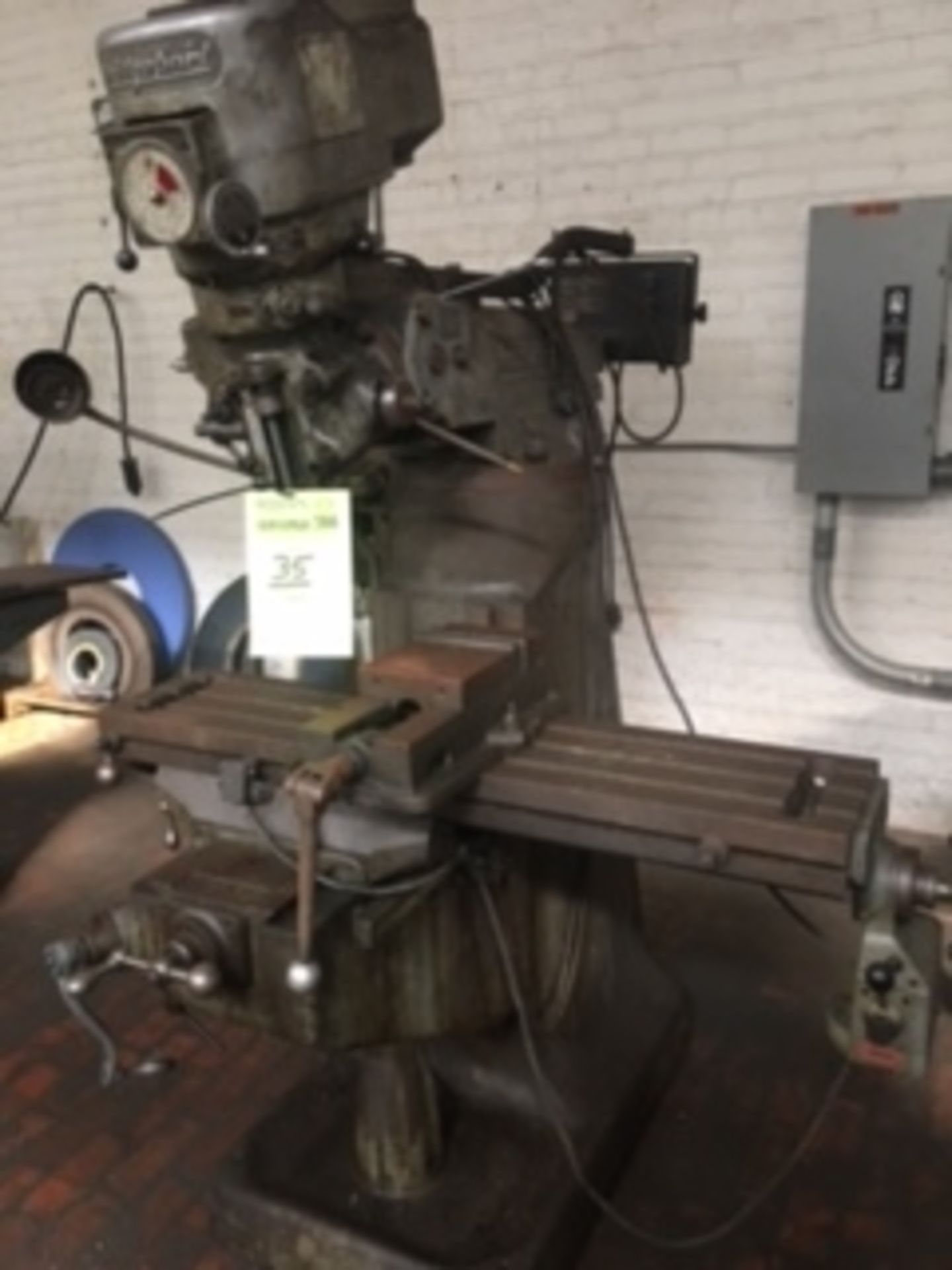 Bridgeport milling machine, model 143809, serial J148203, 1.5 hp head, accu-rite mill mate controls.