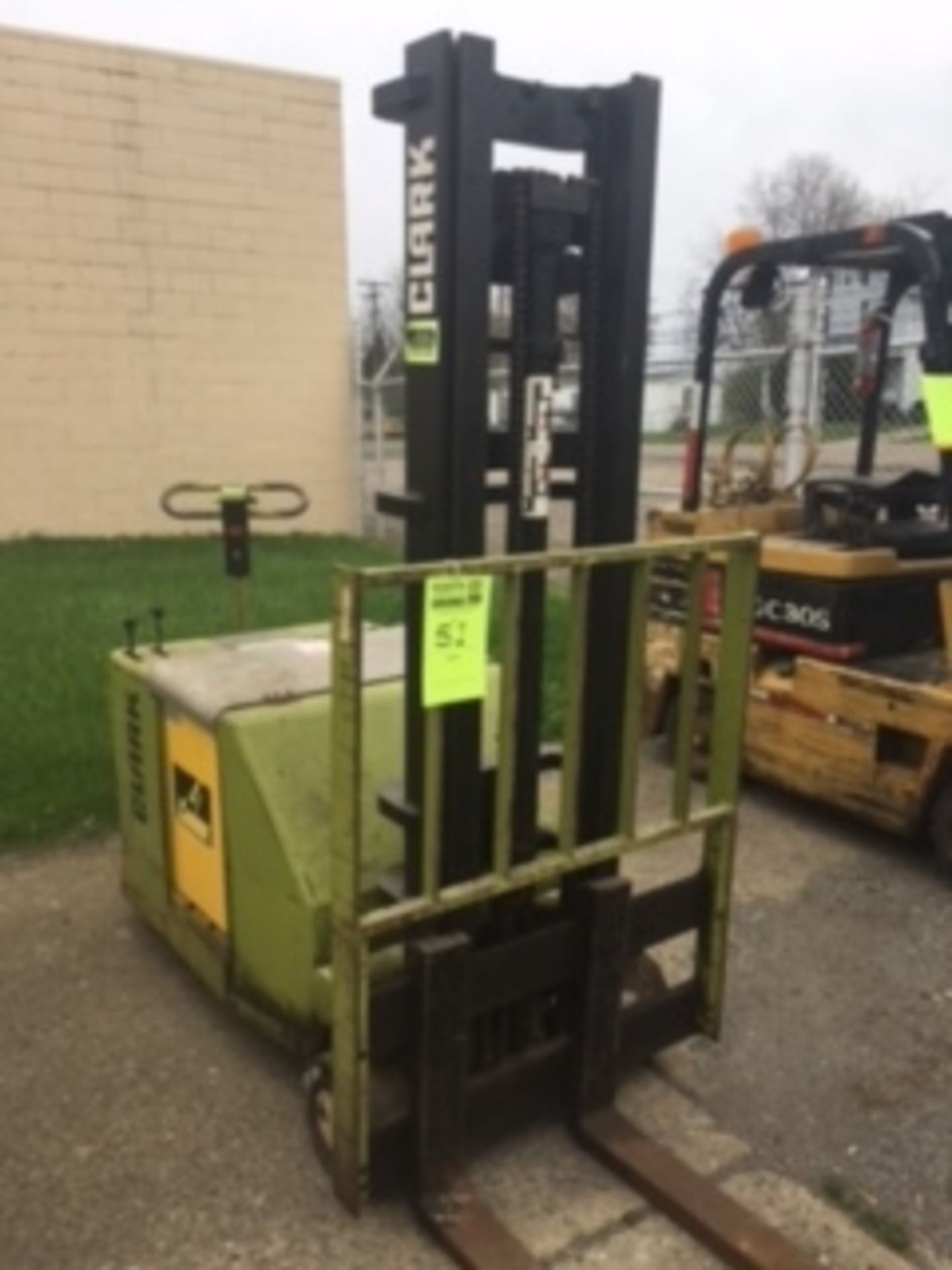 Clark, ST30 walk behind double mast forklift. Battery powered. 3000 max cap