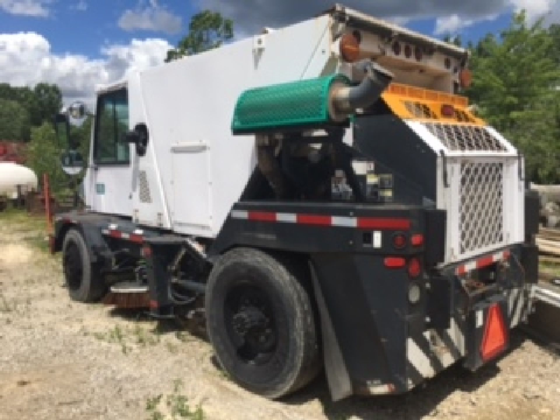 2007 Johnston Street Sweeper, Model #4000 NYC, diesel, serial 20AY-143, 20,900 miles, 4617 hours... - Image 2 of 9