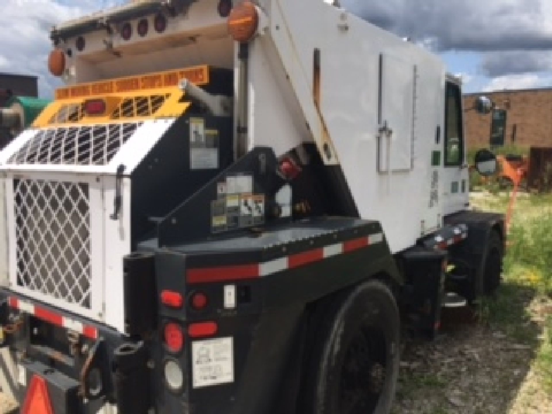 2007 Johnston Street Sweeper, Model #4000 NYC, diesel, serial 20AY-143, 20,900 miles, 4617 hours... - Image 3 of 9