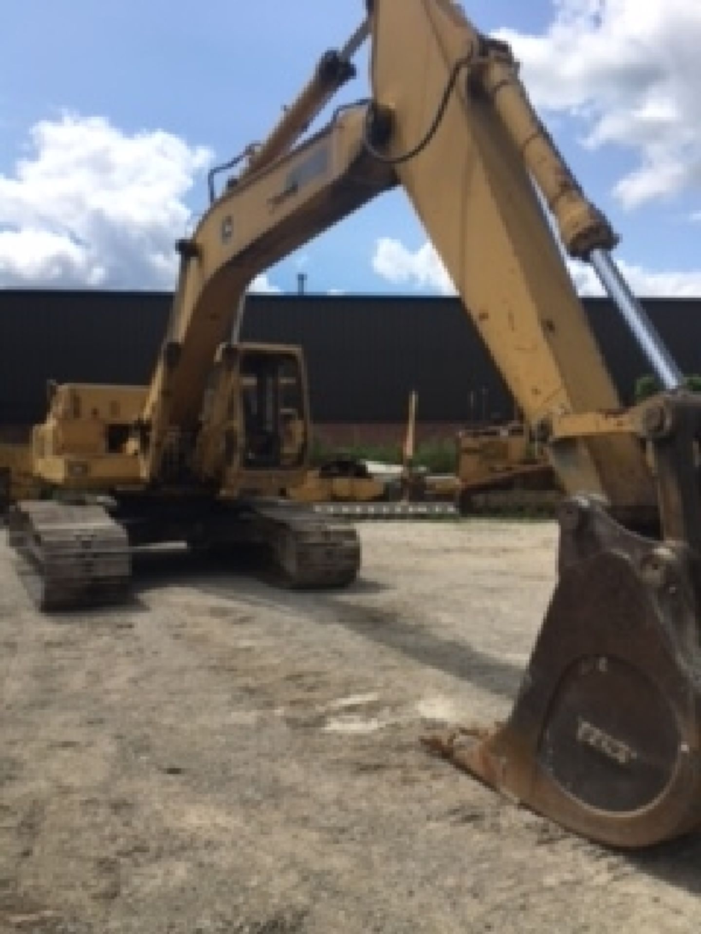 John Deere CK790D Excavator,ID#L007374, 9450 hours listed.Runs and sounds good.(bucket not included) - Image 4 of 7