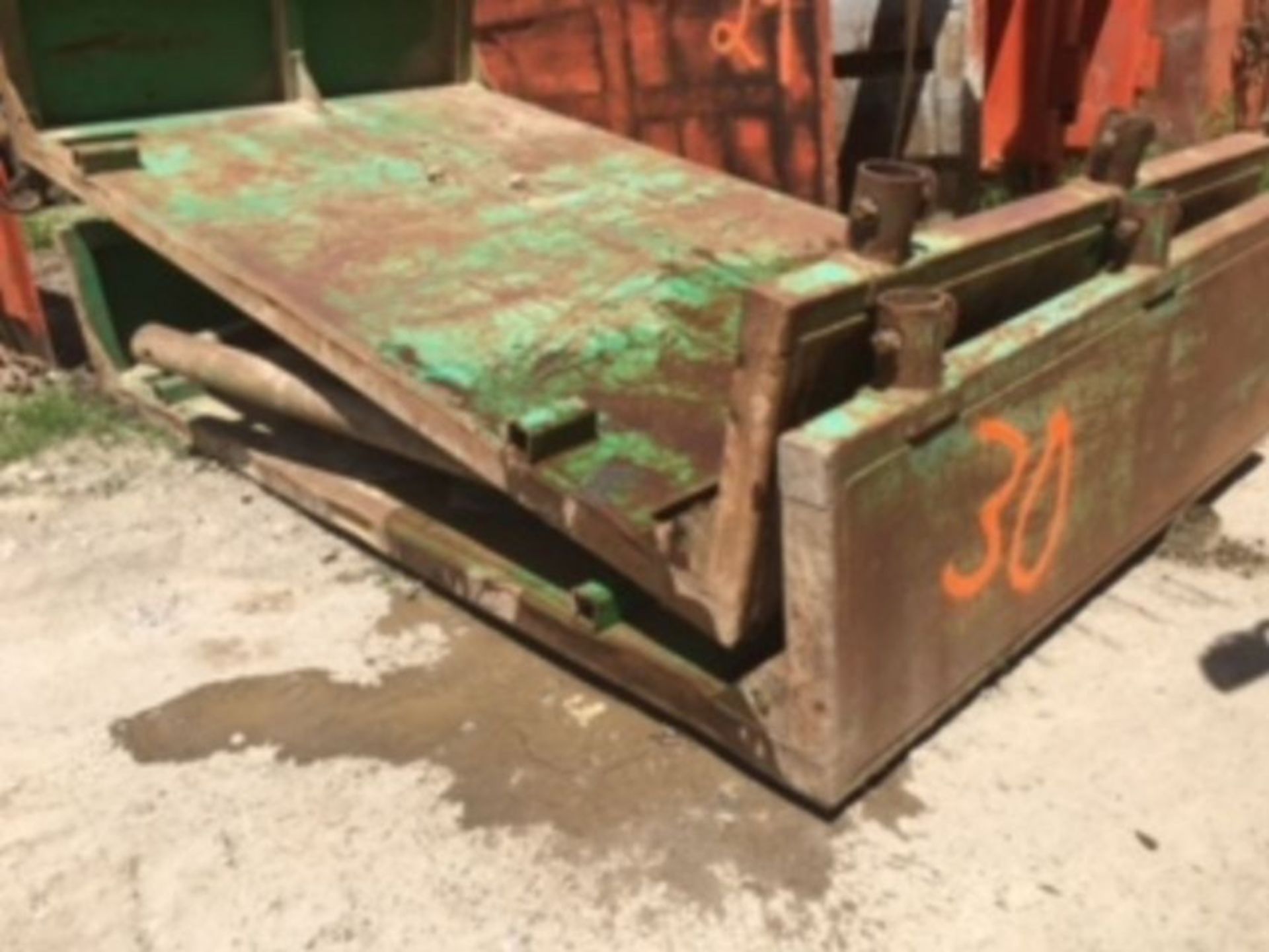 12'8" x 7'3" man hole box. Comes with set of 8' spreaders.