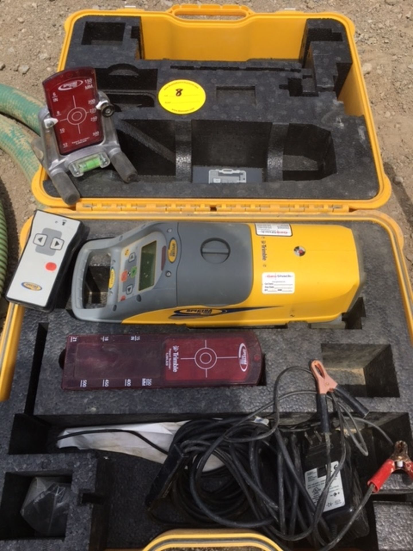 Trimble SPECTRA Precision Pipe Laser set. Model DG511, comes with 2 targets, remote, charger,