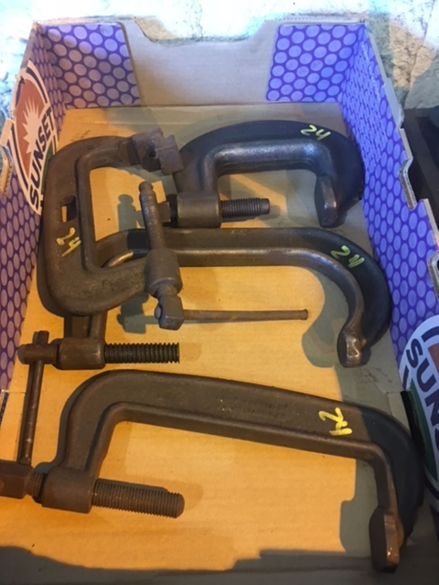 misc flat of C clamps