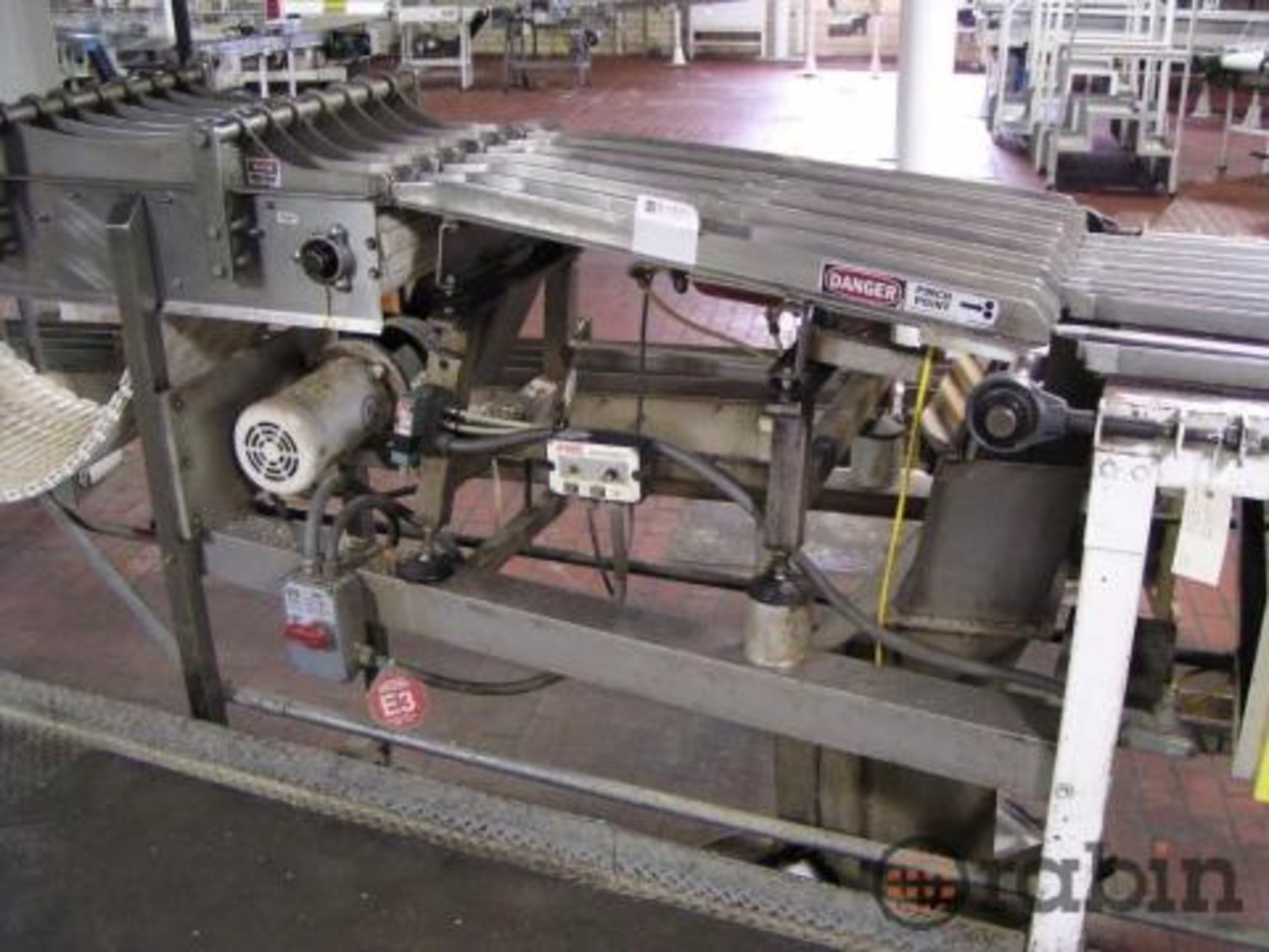 Alignment infeed assembly