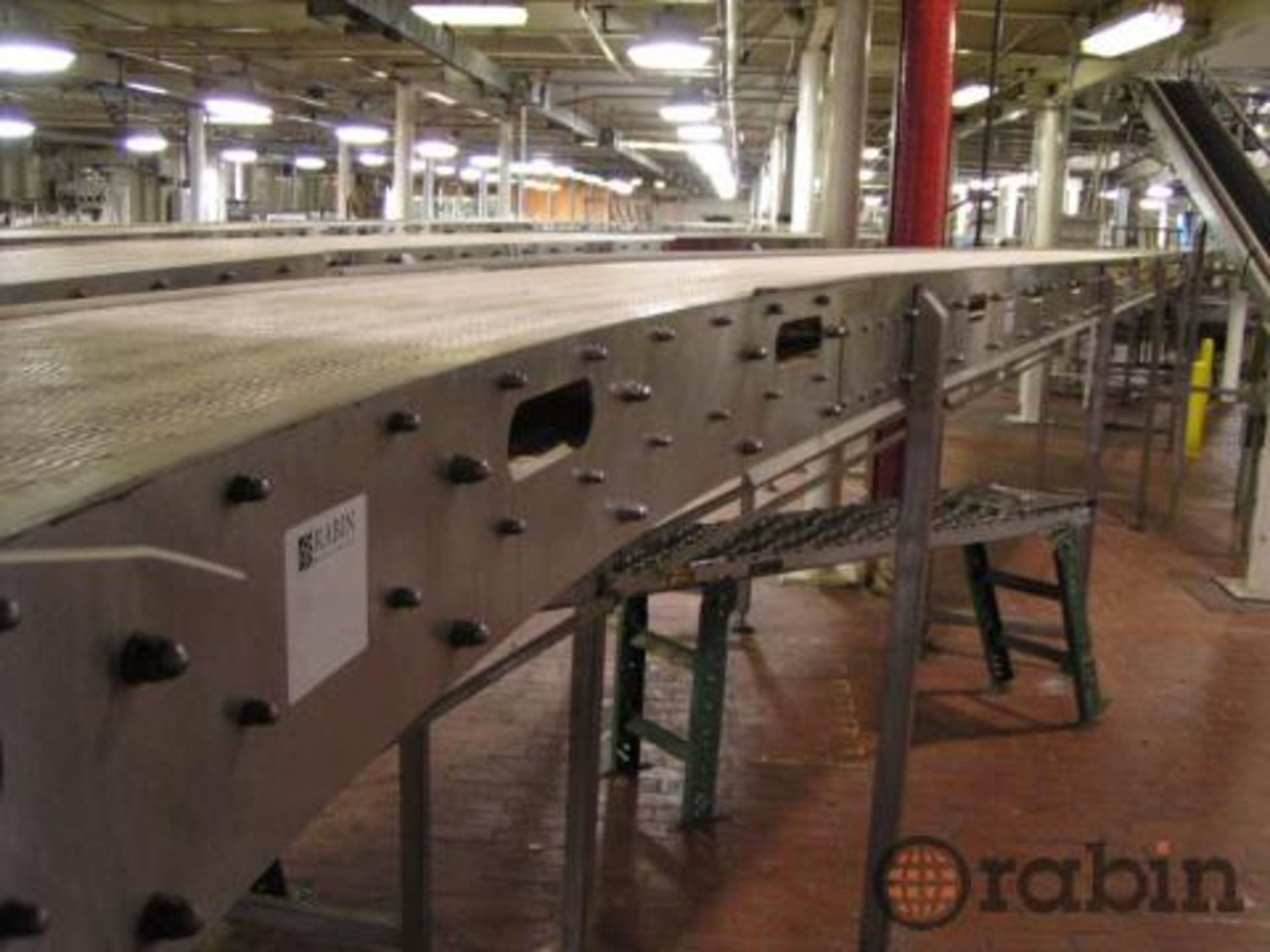 Transfer conveyor assembly