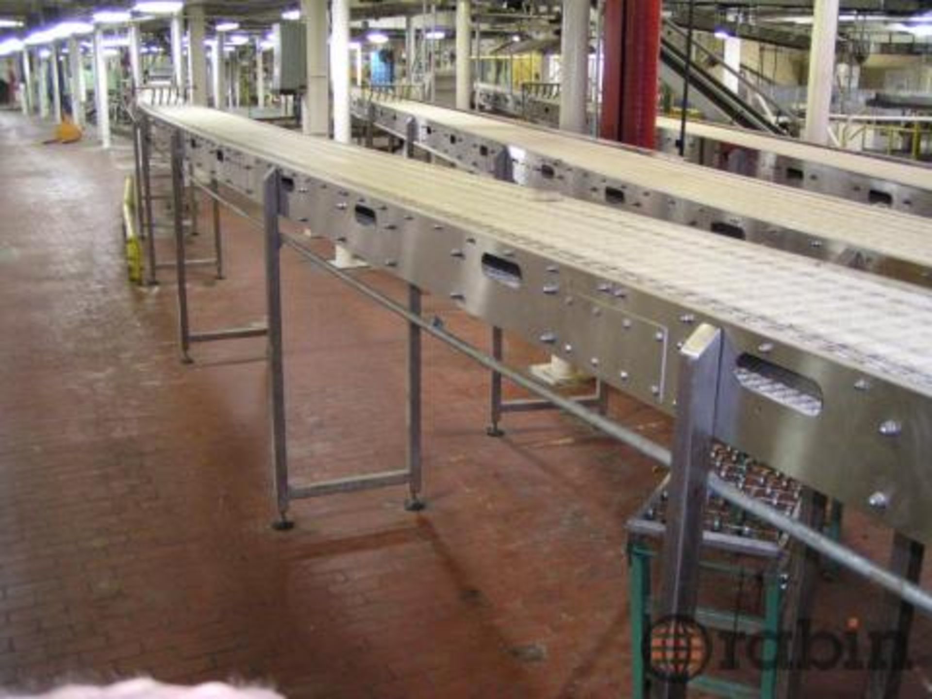 Transfer belt conveyor assembly