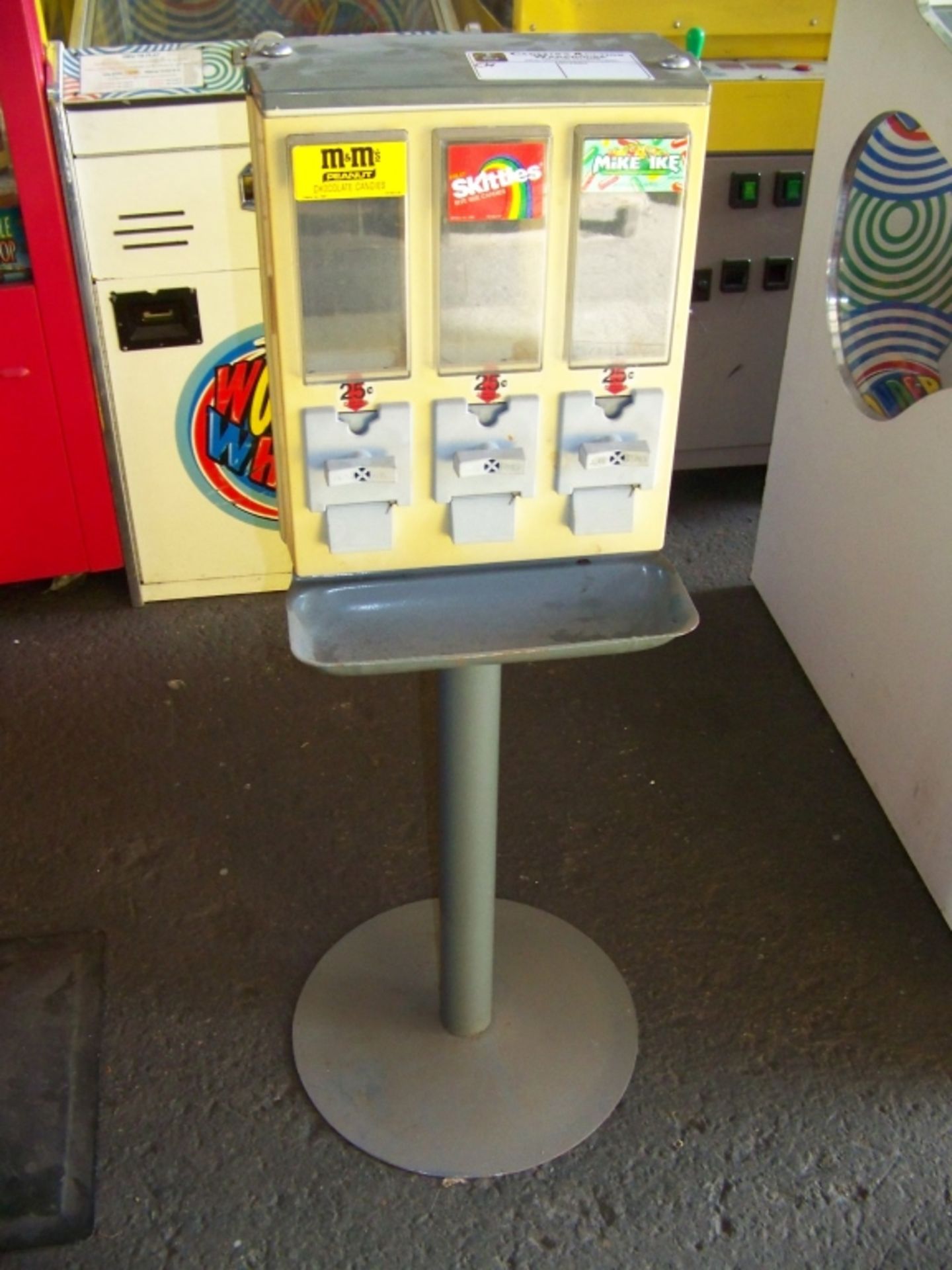 SINGLE STAND CANDY VENDING MACHINE