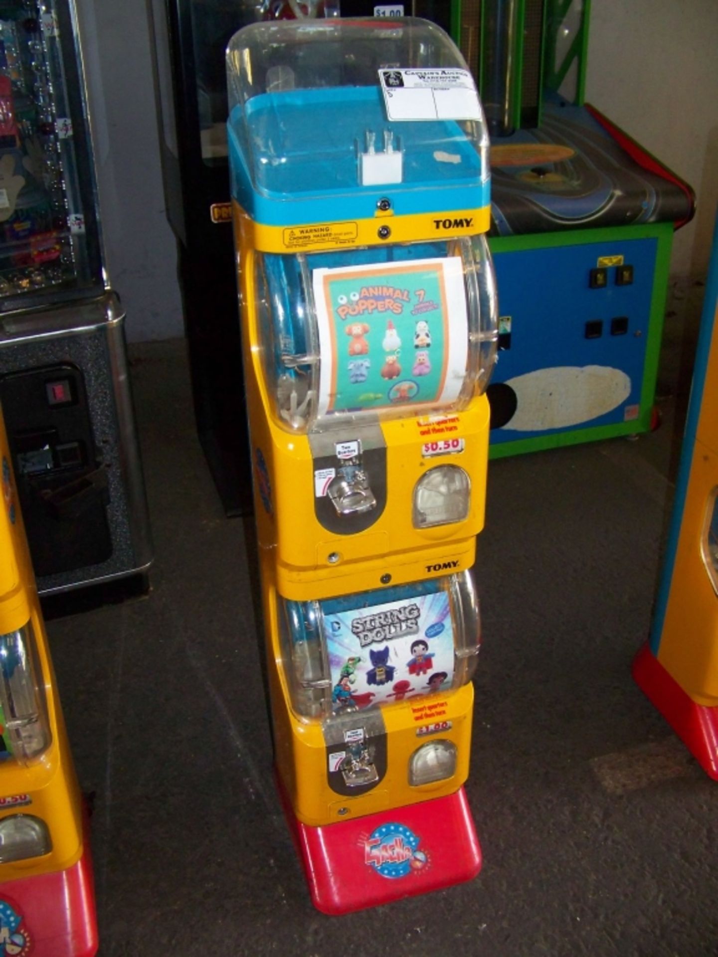 TOMY GACHA CAPSULE VENDING W/ DISPLAY TOP