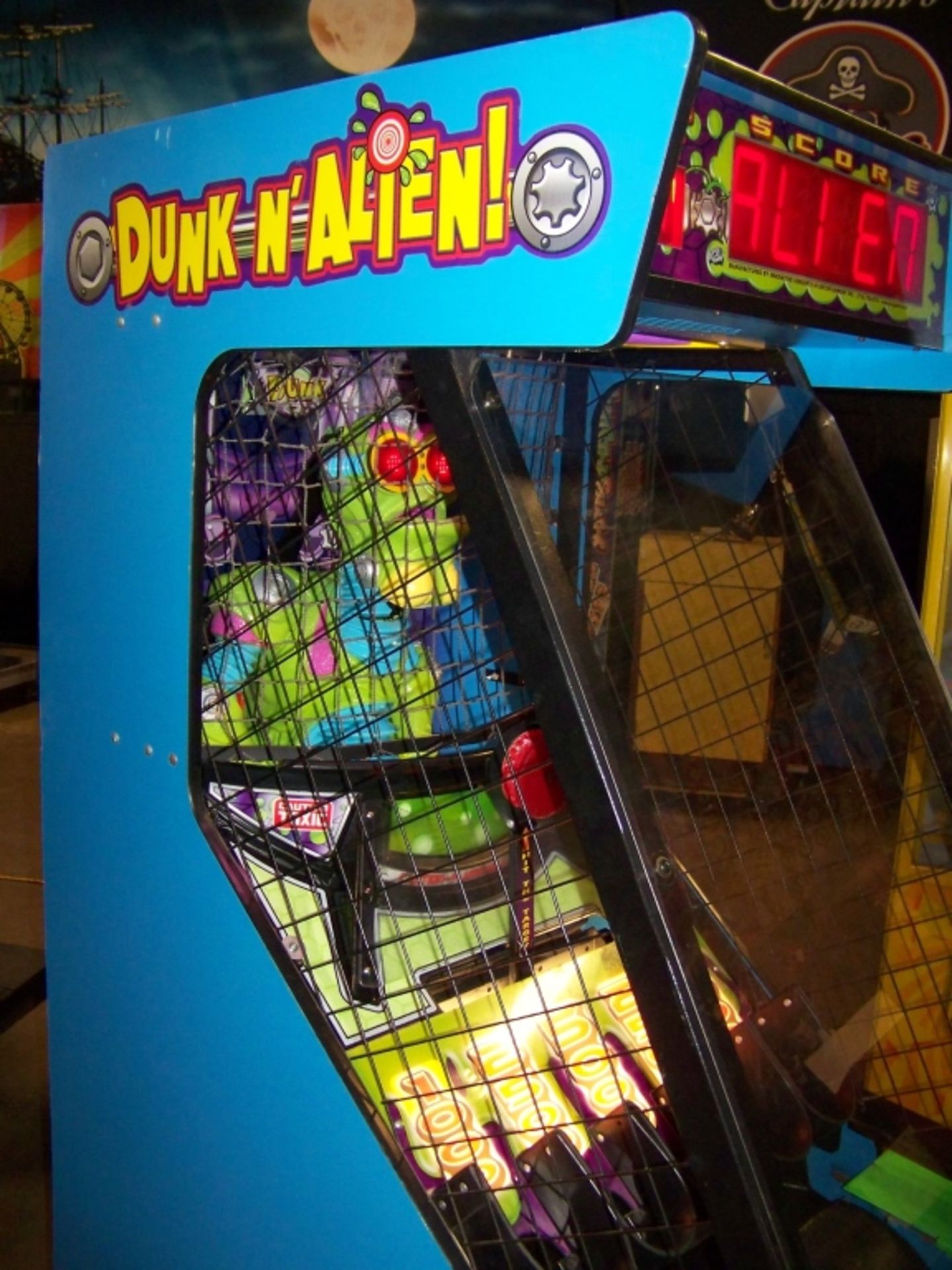 { Choice of lots: 140, 141 } DUNK-N-ALIEN ALLEY ROLLER REDEMPTION GAME ...