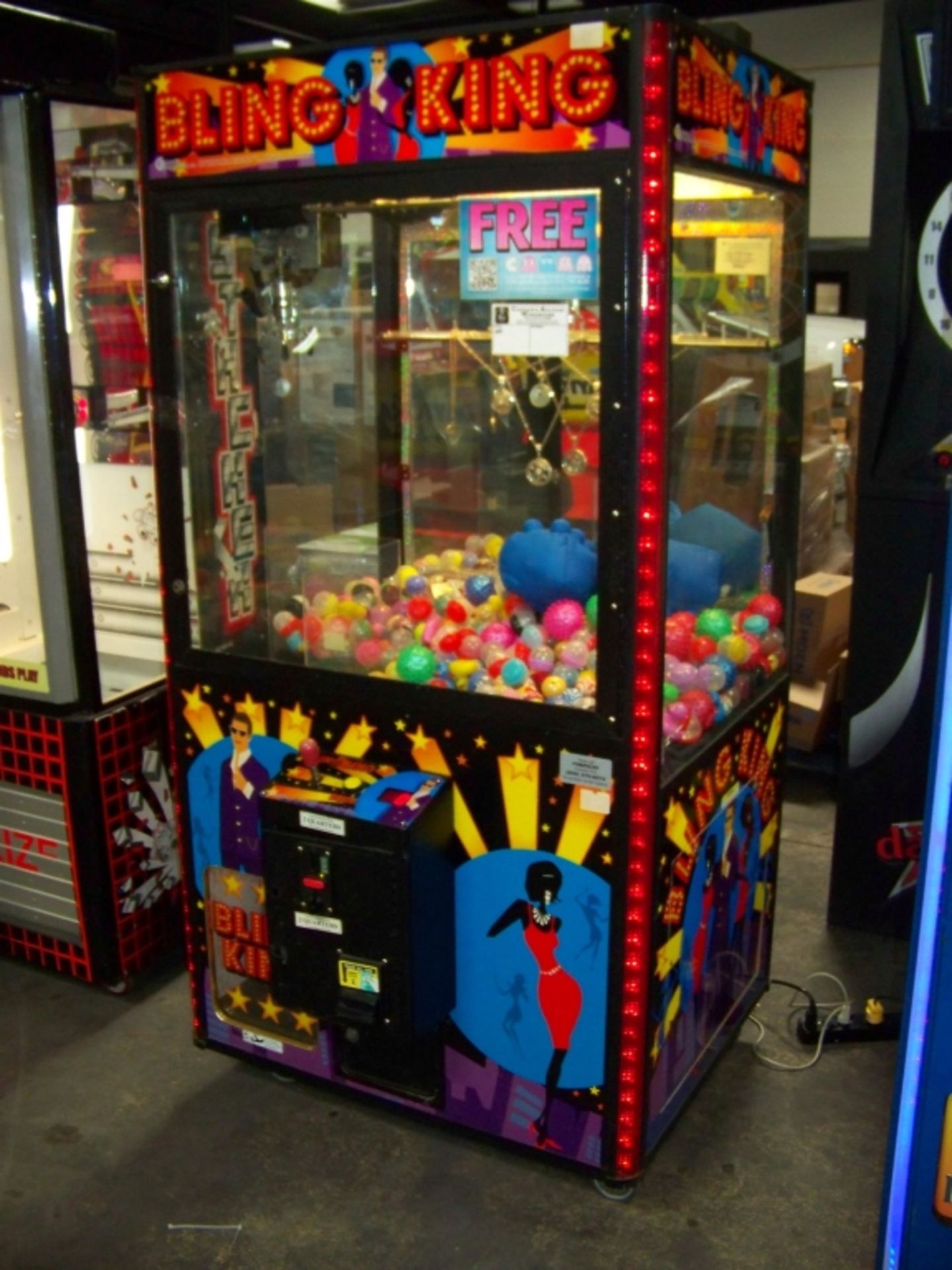 42" BLING KING JEWELRY CLAW CRANE MACHINE - Image 2 of 3