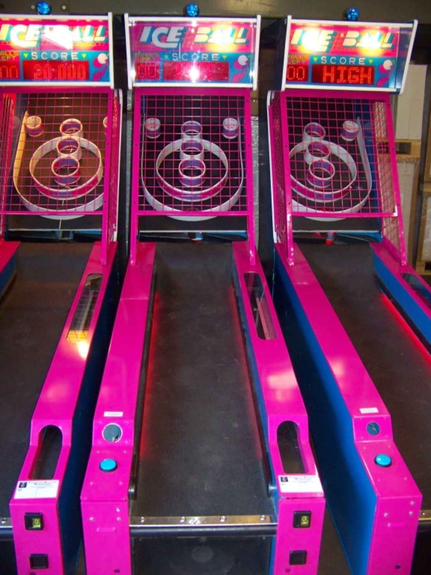 ICE-BALL ALLEY ROLLER REDEMPTION GAME