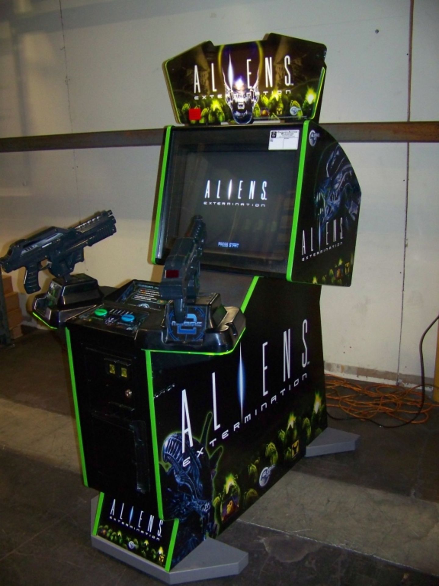 ALIENS EXTERMINATION FIXED GUN ARCADE GLOBAL VR - Image 2 of 8