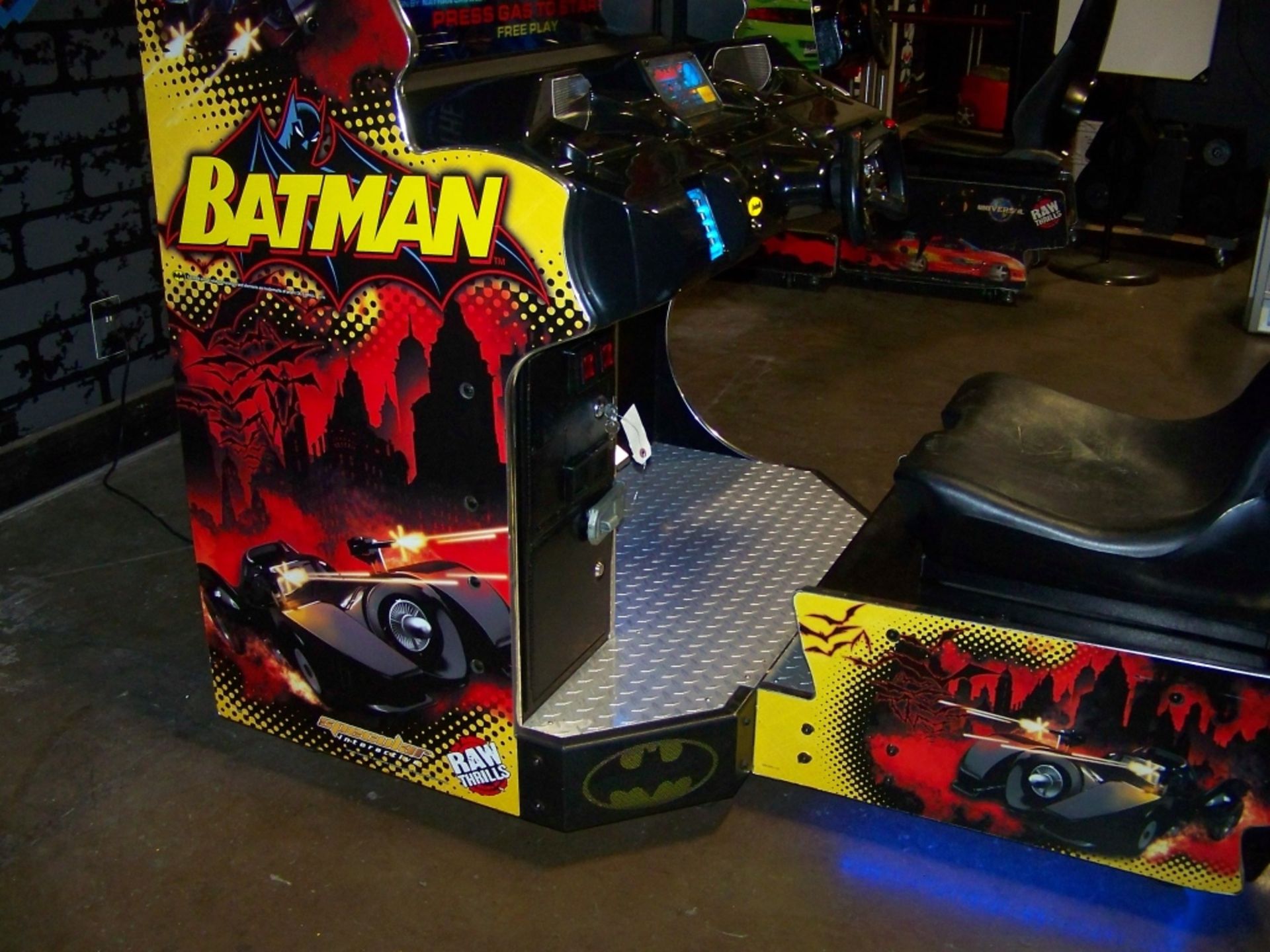 BATMAN ACTION HERO DRIVER ARCADE GAME RAW THRILLS - Image 9 of 13