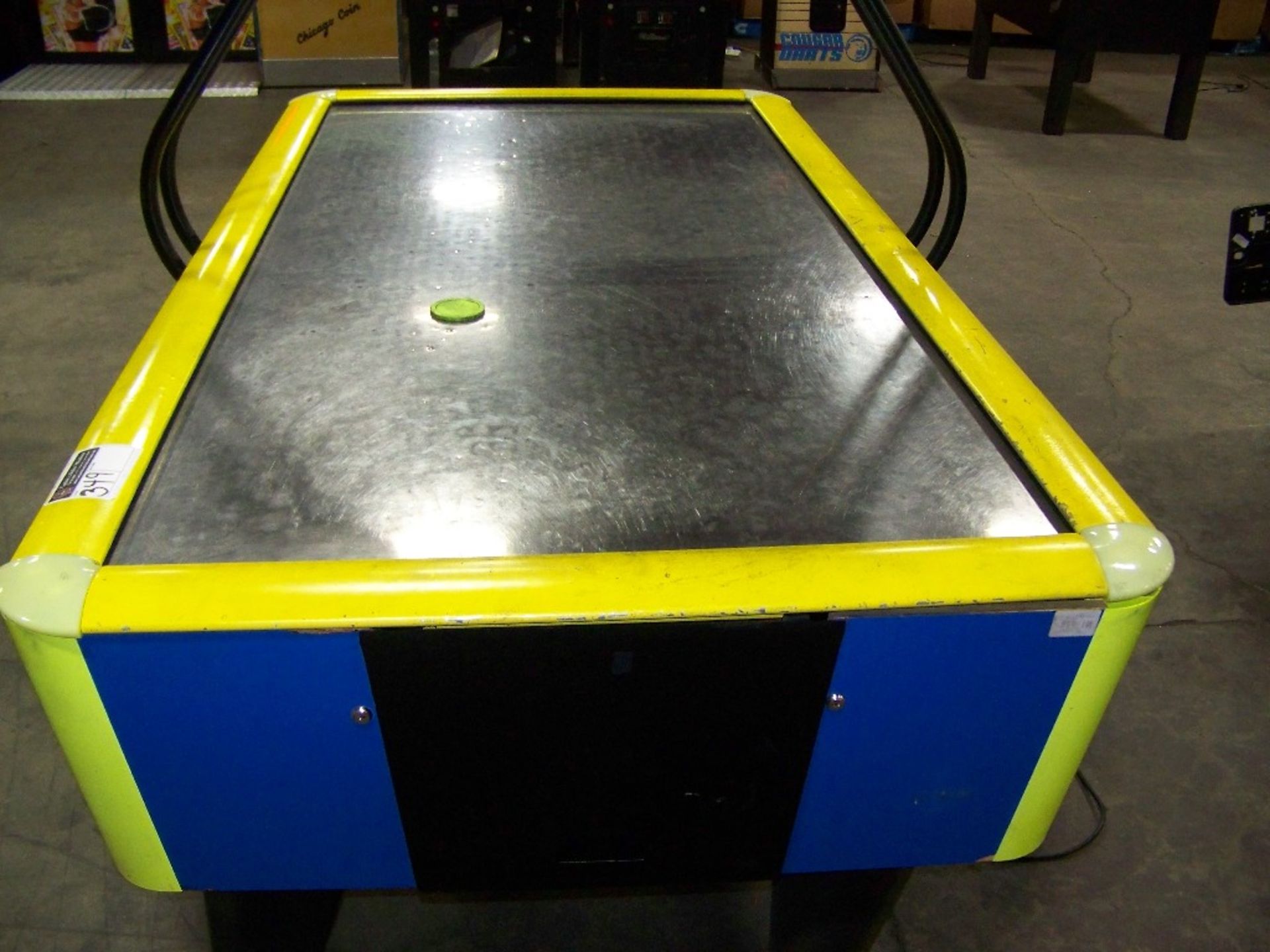 AIR HOCKEY FAST TRACK ICE WITH OVERHEAD SCORE - Image 4 of 5