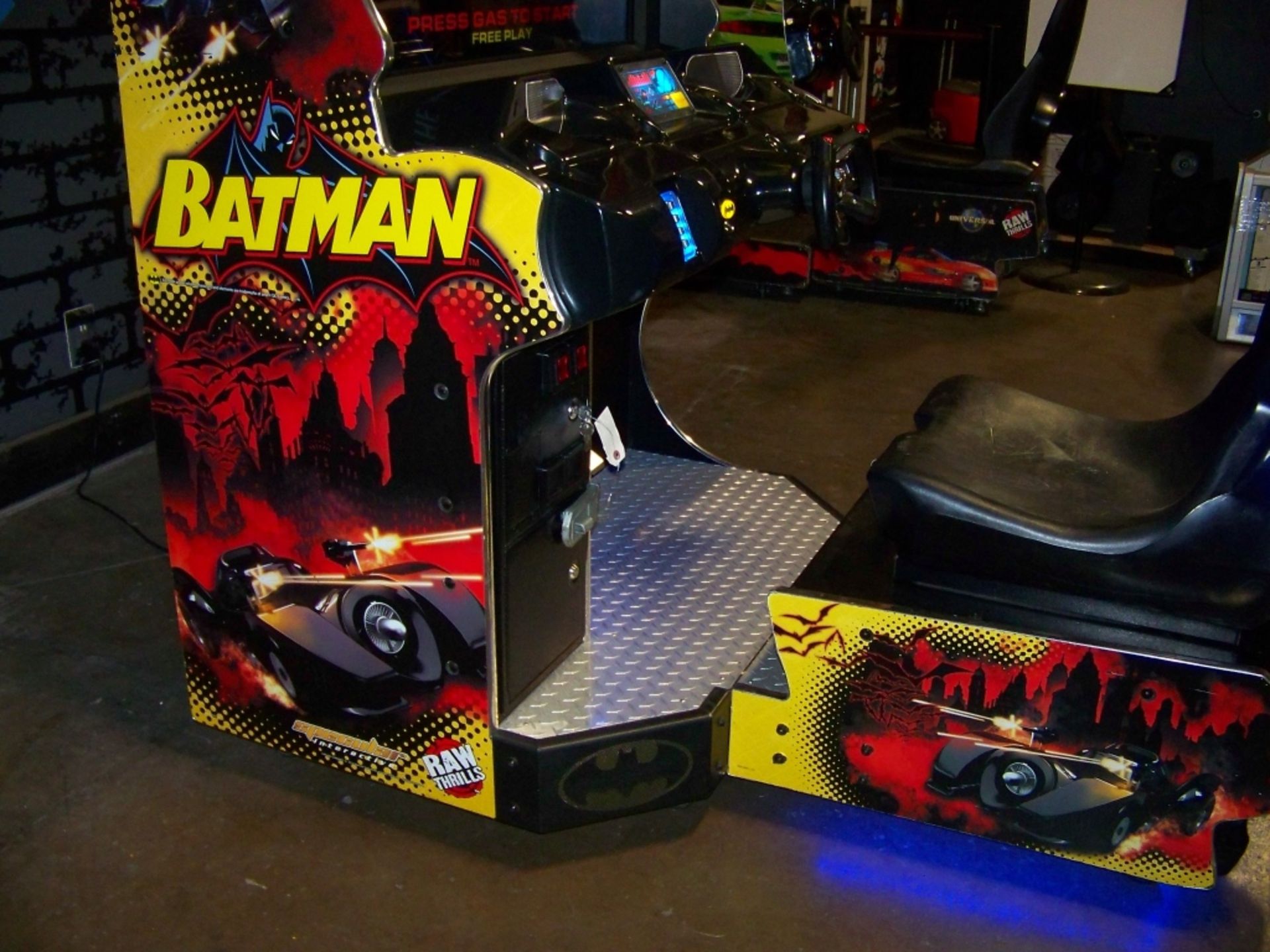 BATMAN ACTION HERO DRIVER ARCADE GAME RAW THRILLS - Image 8 of 13