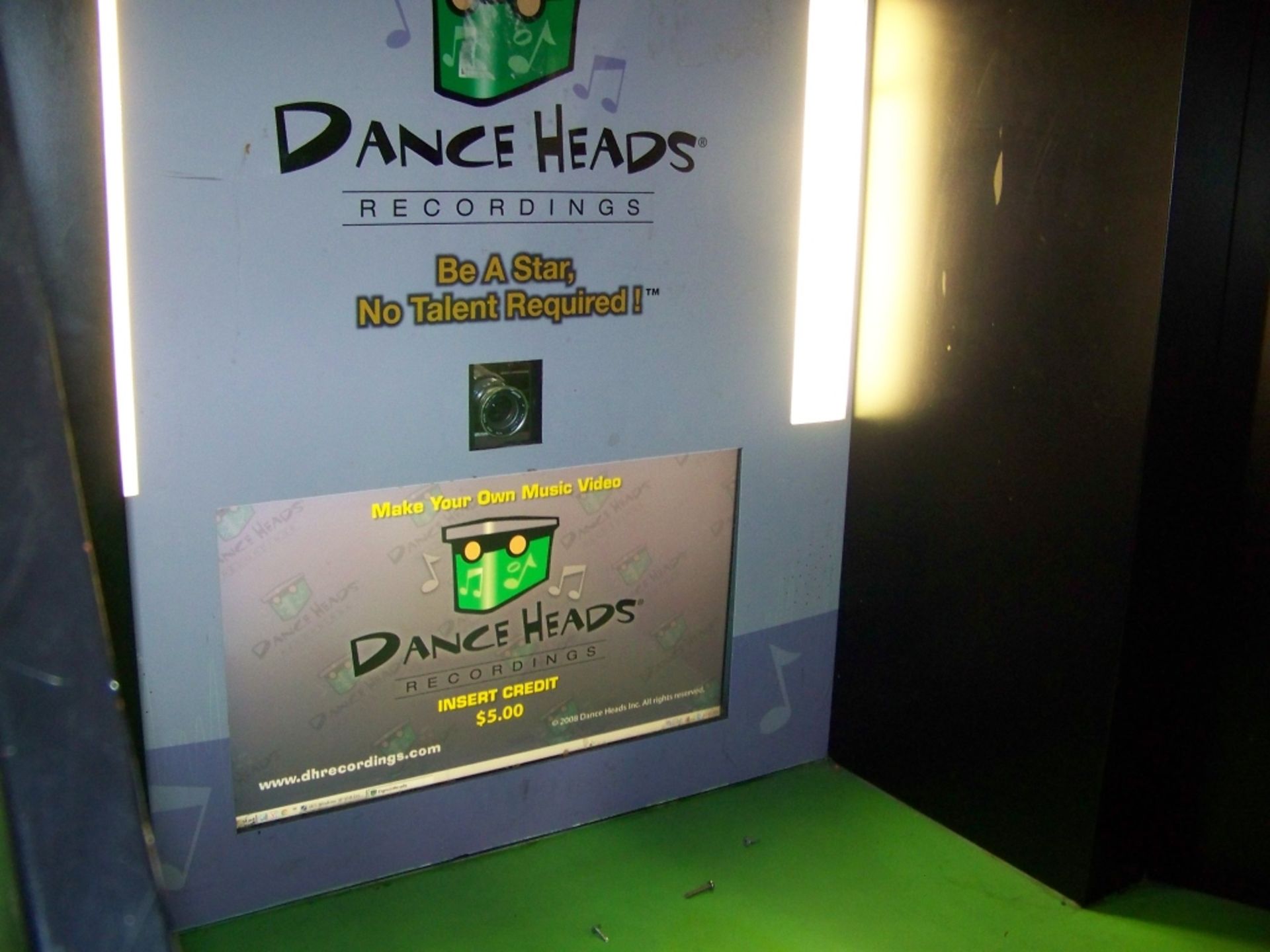 DANCE HEADS RECORDINGS KIOSK GREEN SCREEN CD