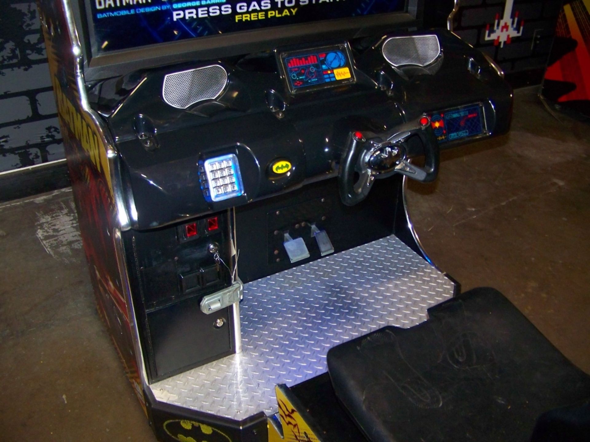 BATMAN ACTION HERO DRIVER ARCADE GAME RAW THRILLS - Image 11 of 13