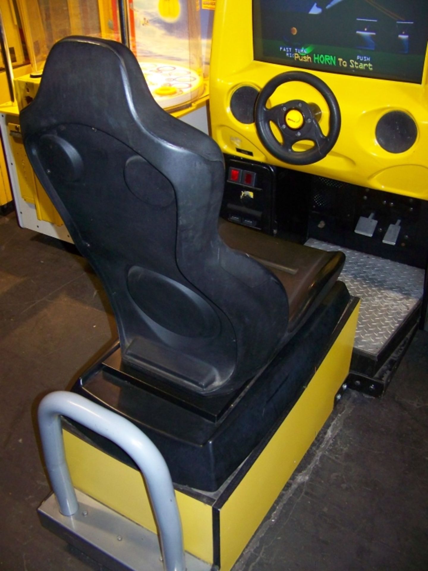 SMASHING DRIVE NYC SITDOWN DRIVER ARCADE GAME - Image 2 of 3