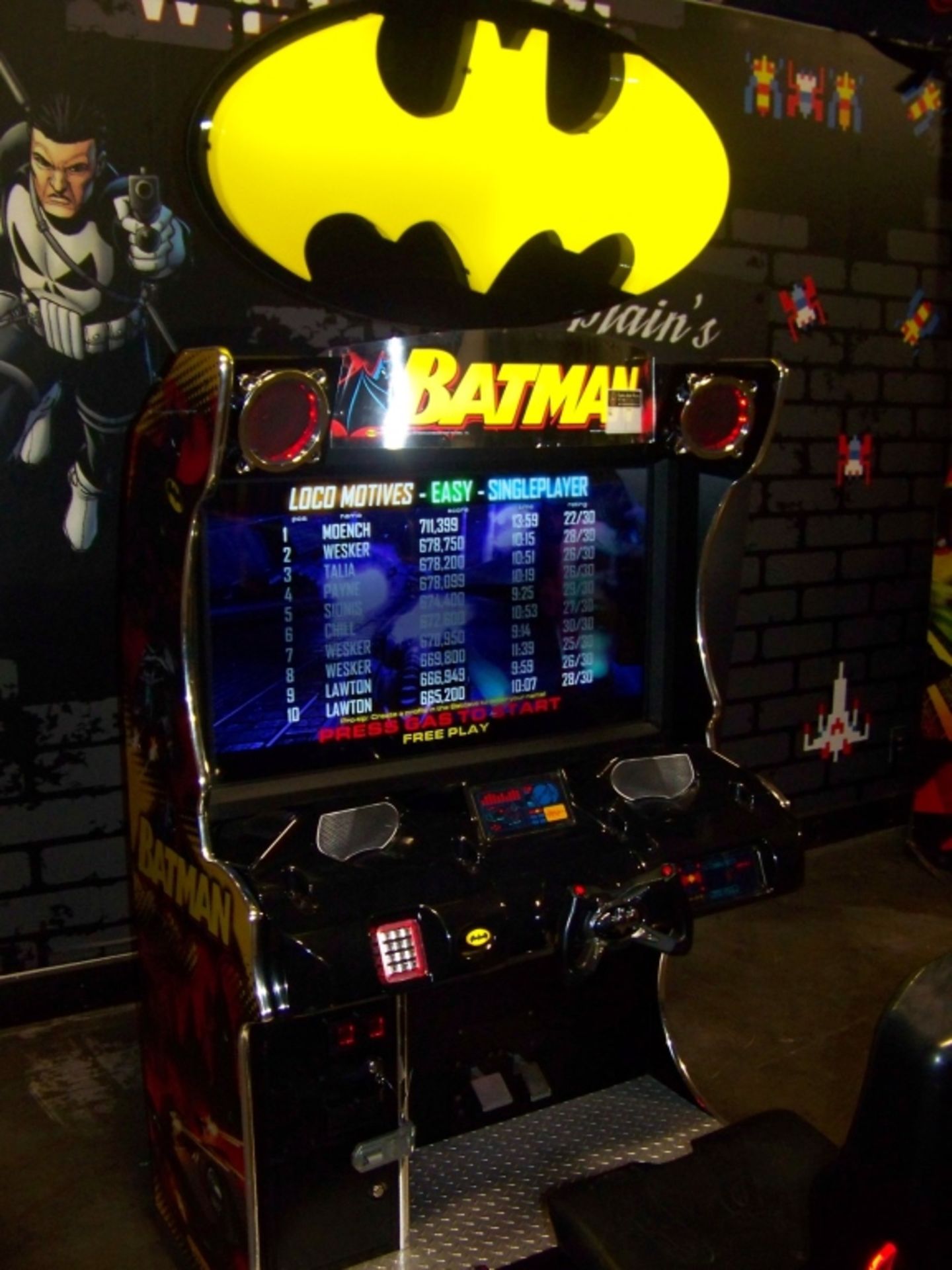 BATMAN ACTION HERO DRIVER ARCADE GAME RAW THRILLS