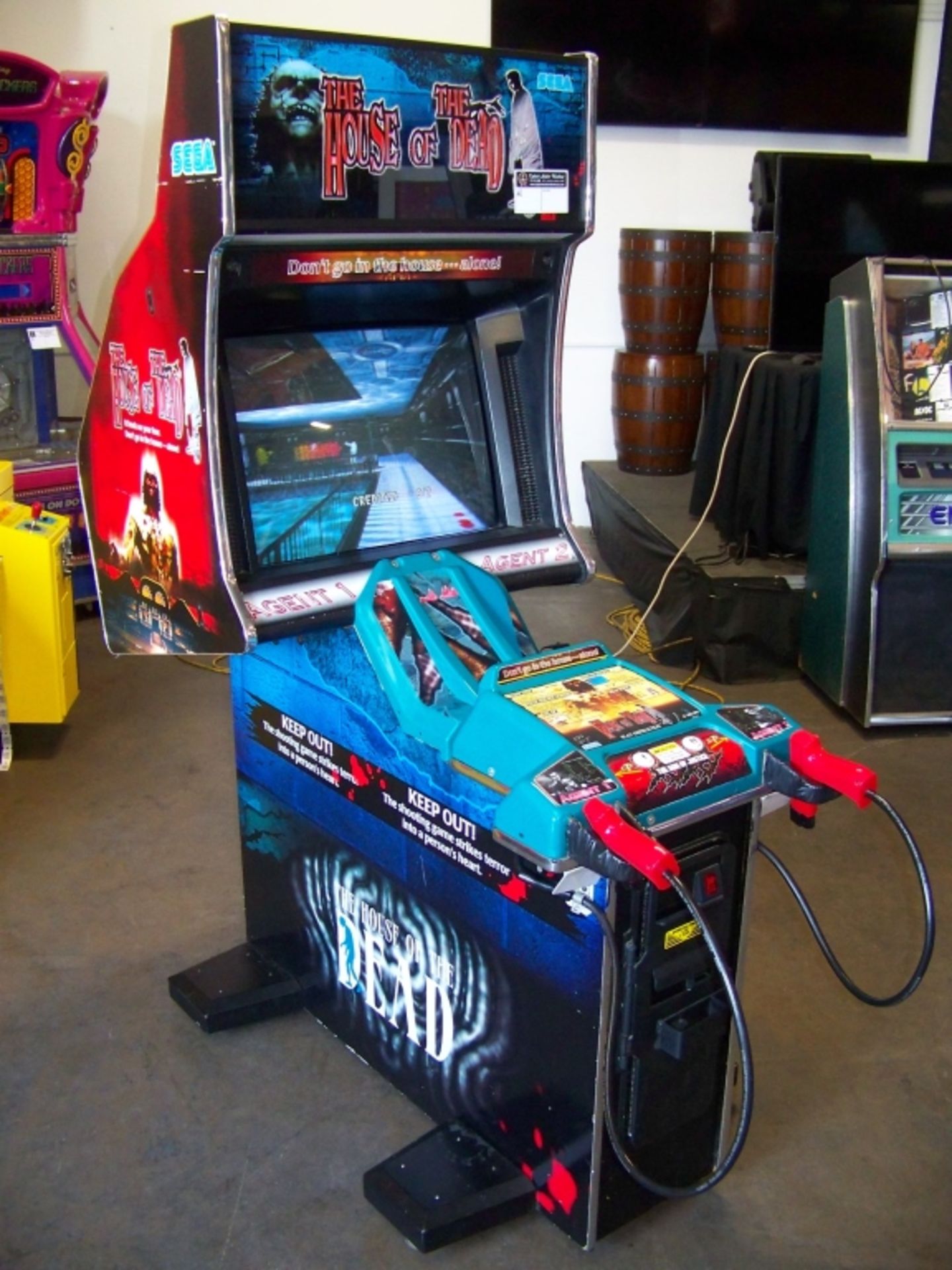 THE HOUSE OF THE DEAD SHOOTER ARCADE GAME SEGA