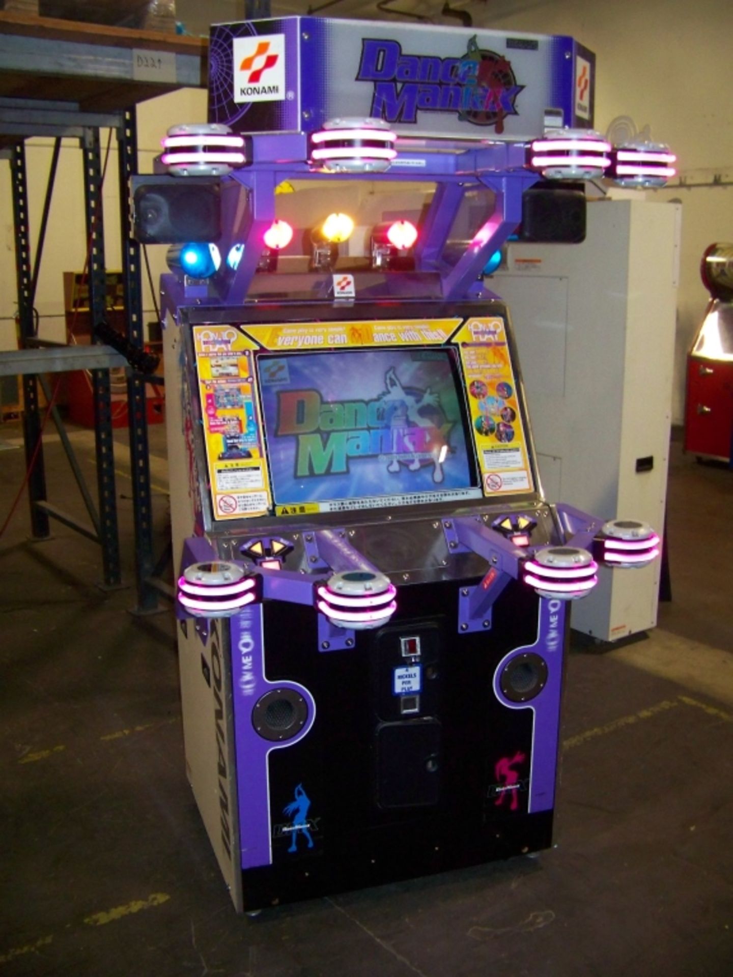 DANCE MANIAX MUSIC DANCE ARCADE GAME KONAMI