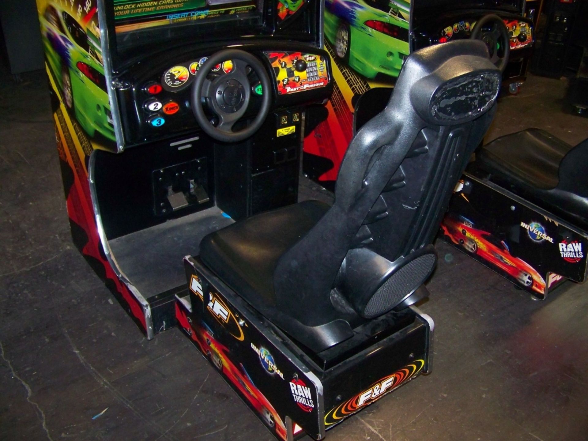 FAST & FURIOUS SITDOWN DRIVER ARCADE GAME LCD - Image 5 of 5