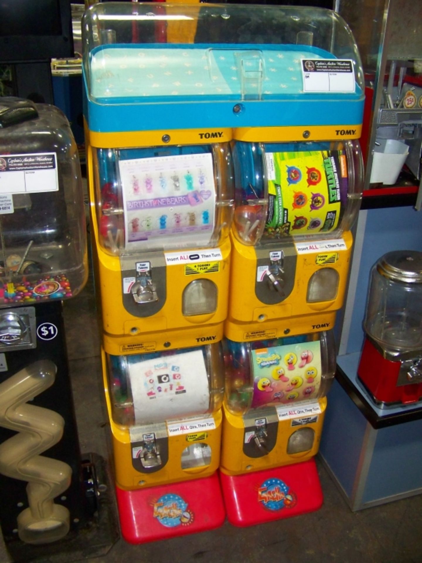 TOMY GACHA DUAL 4 BIN CAPSULE VENDING MACHINE