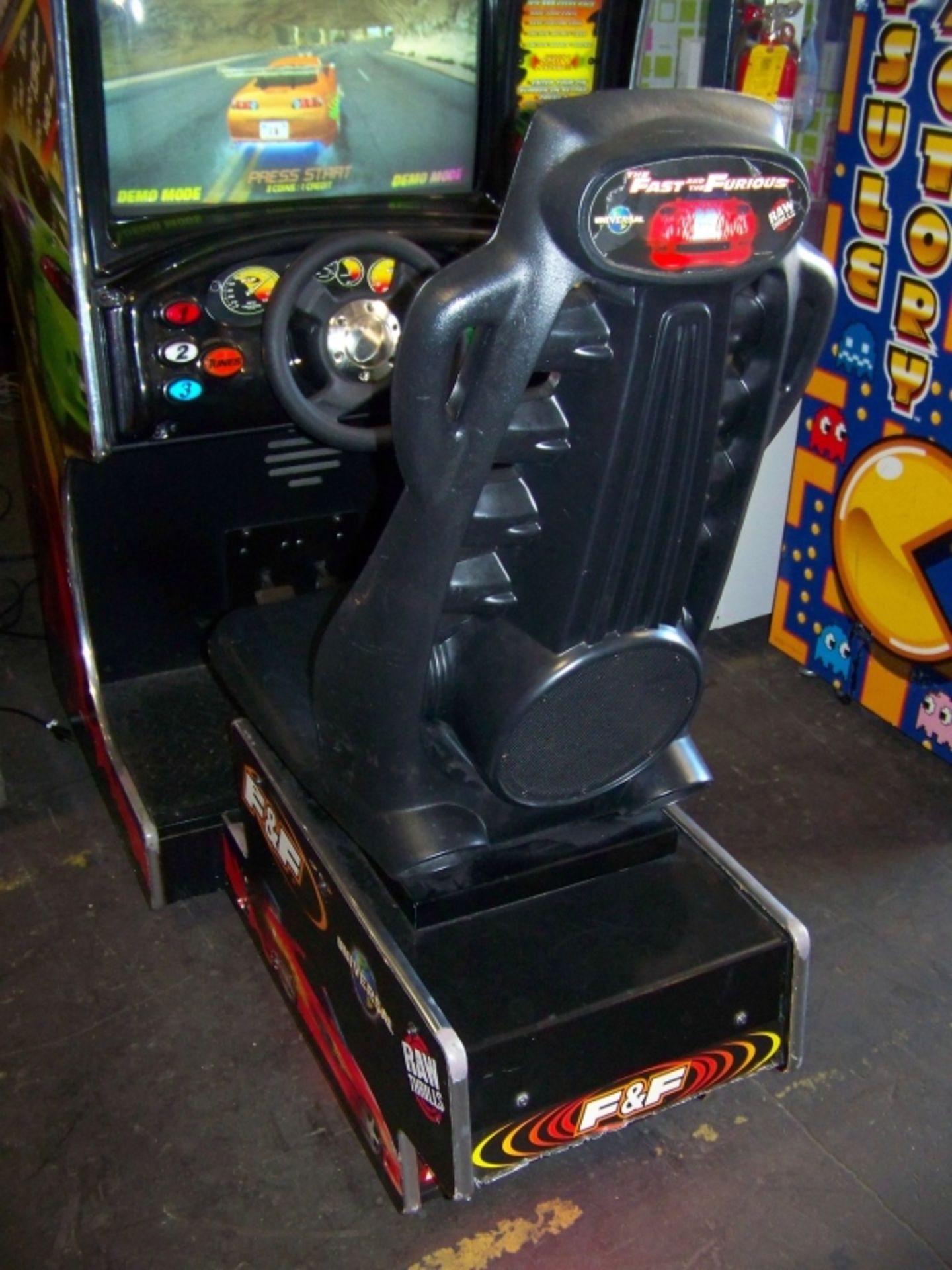 FAST AND FURIOUS SITDOWN RACING ARCADE GAME SG - Image 5 of 5