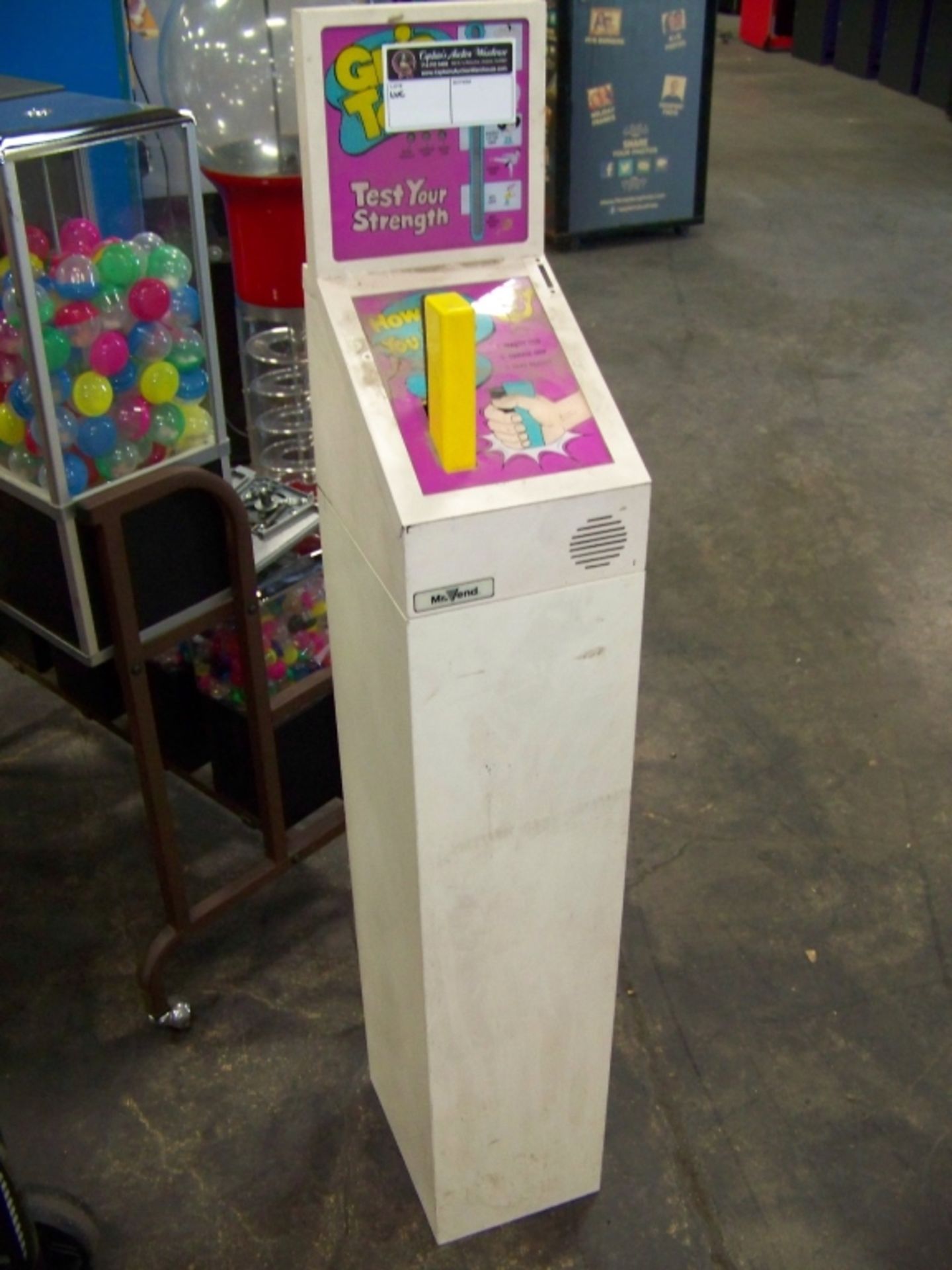 GRIP TEST NOVELTY KIOSK UPRIGHT - Image 2 of 2