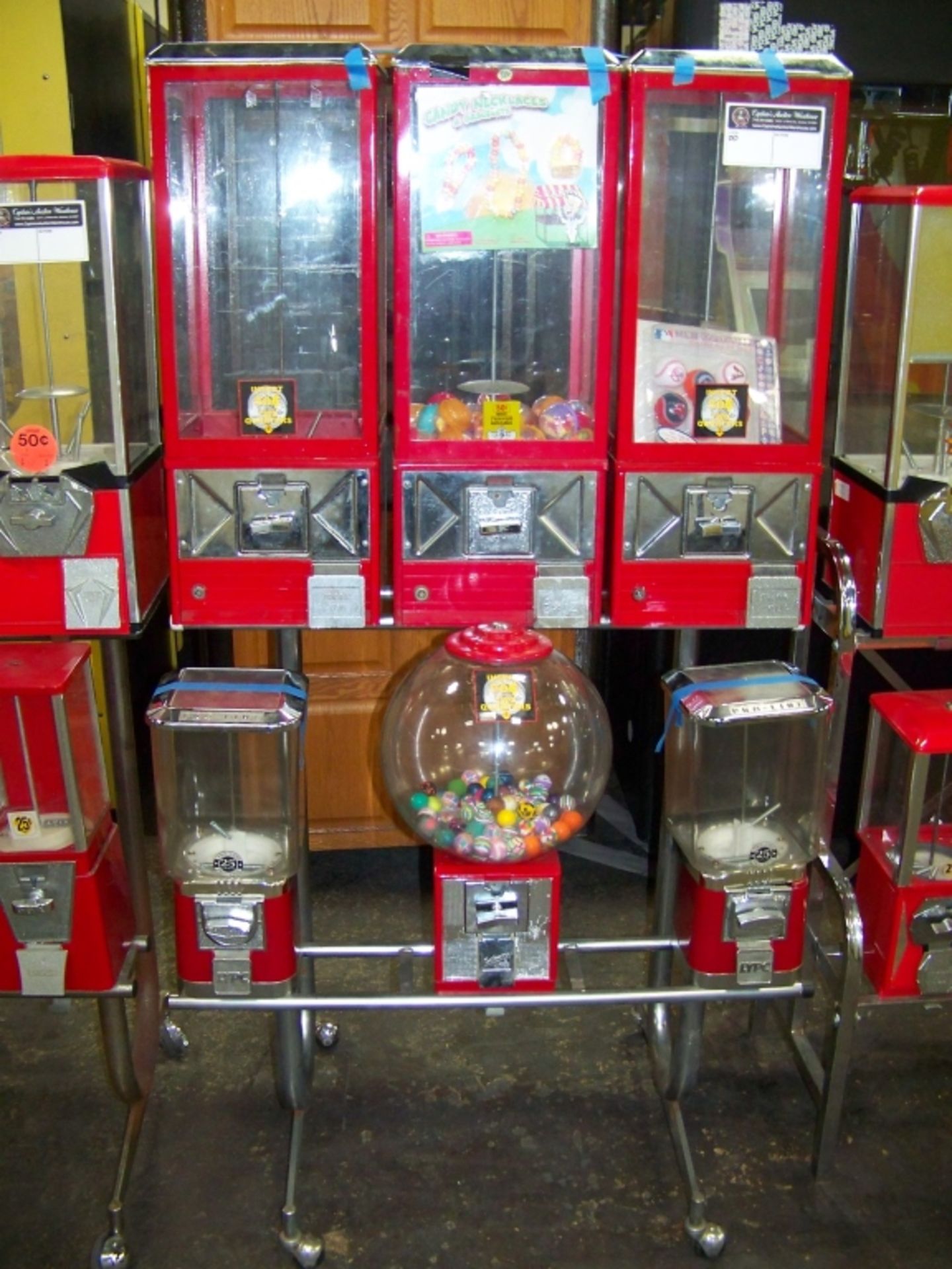 COMBO CANDY CAPSULE STICKER VENDING RACK