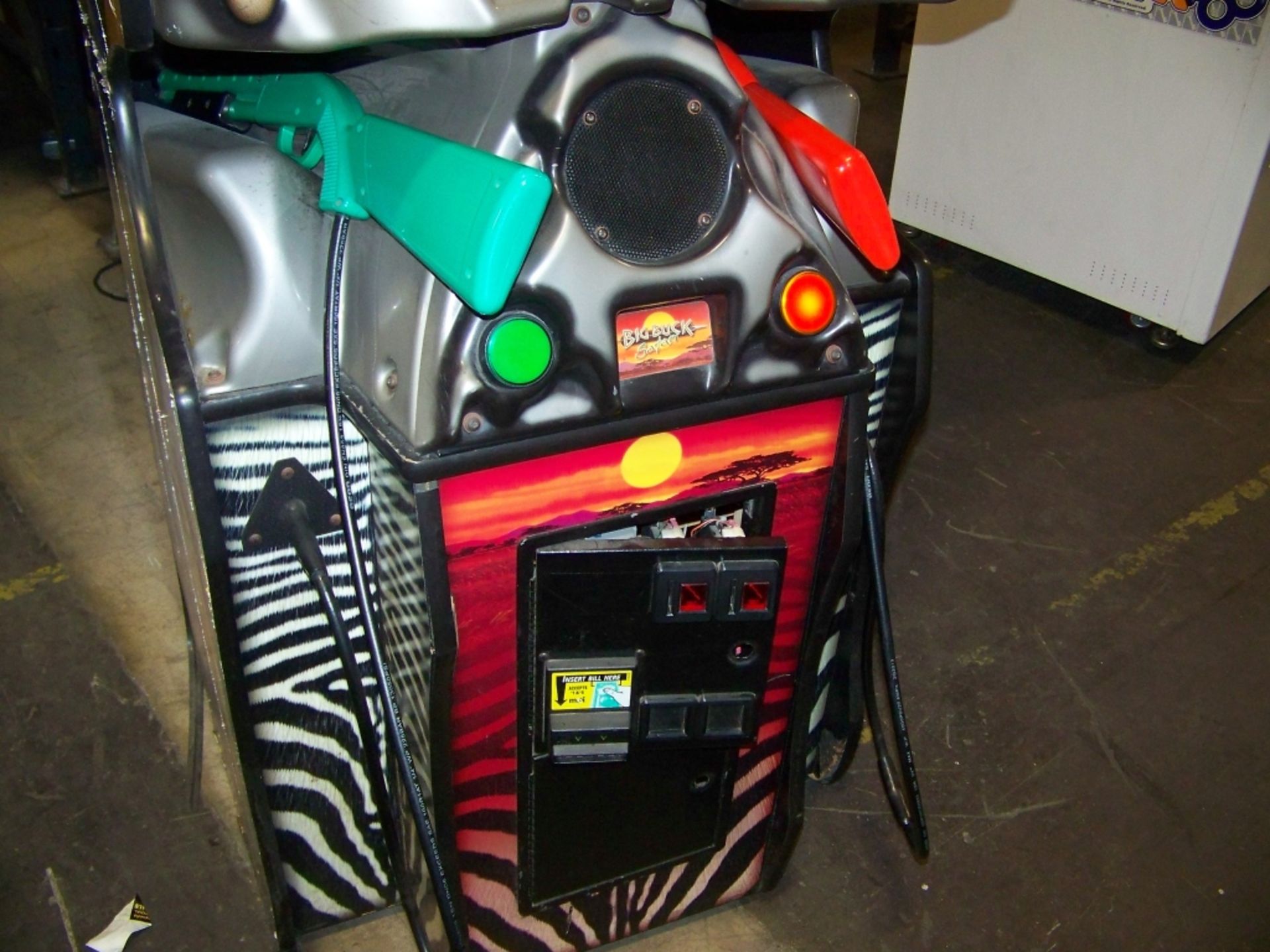 BIG BUCK SAFARI SHOOTER ARCADE GAME RAW THRILLS - Image 6 of 6