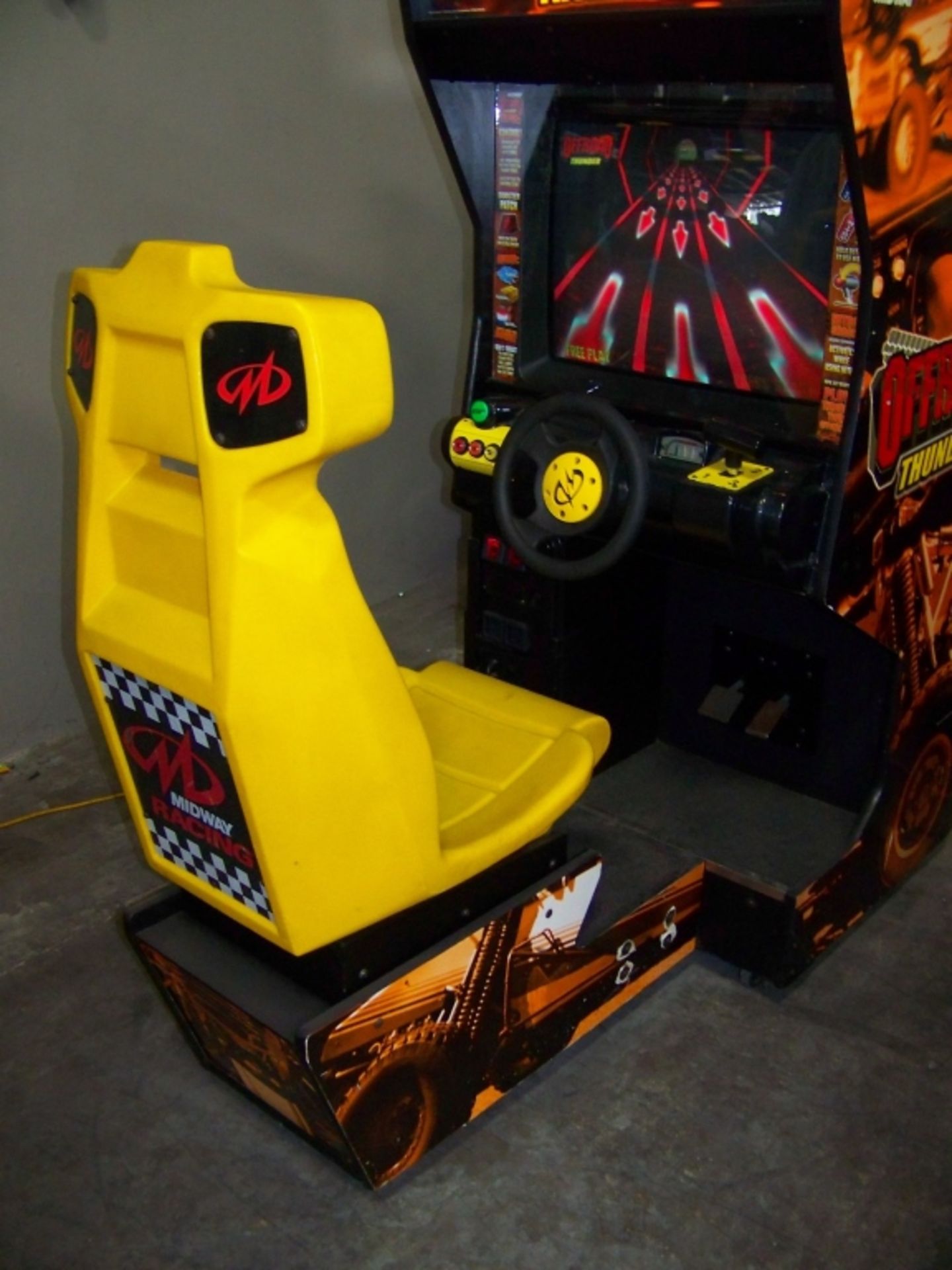 OFFROAD THUNDER MIDWAY RACING ARCADE GAME - Image 3 of 7