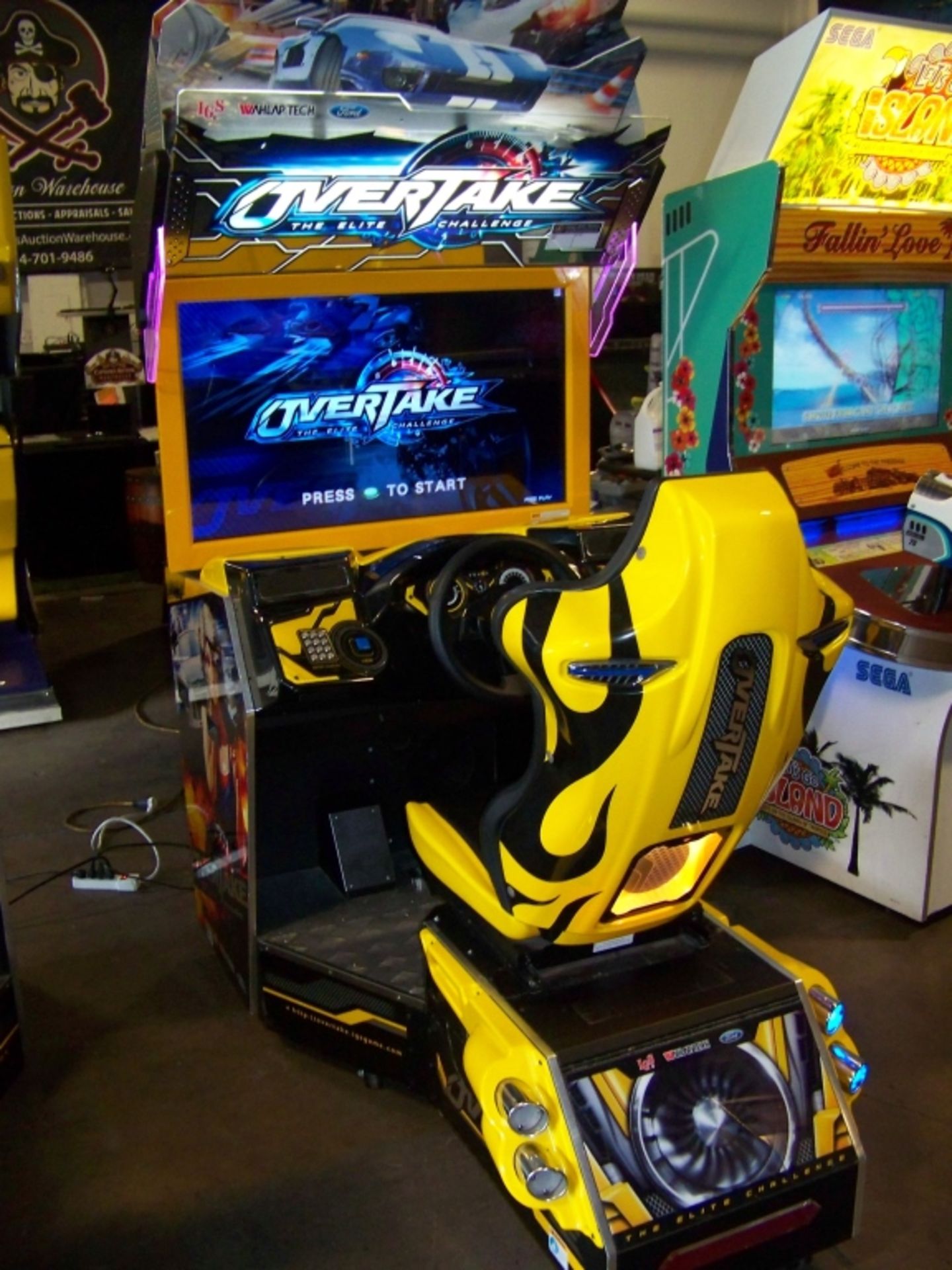 OVERTAKE ELITE CHALLENGE 42" LCD RACE ARCADE GAME - Image 6 of 6