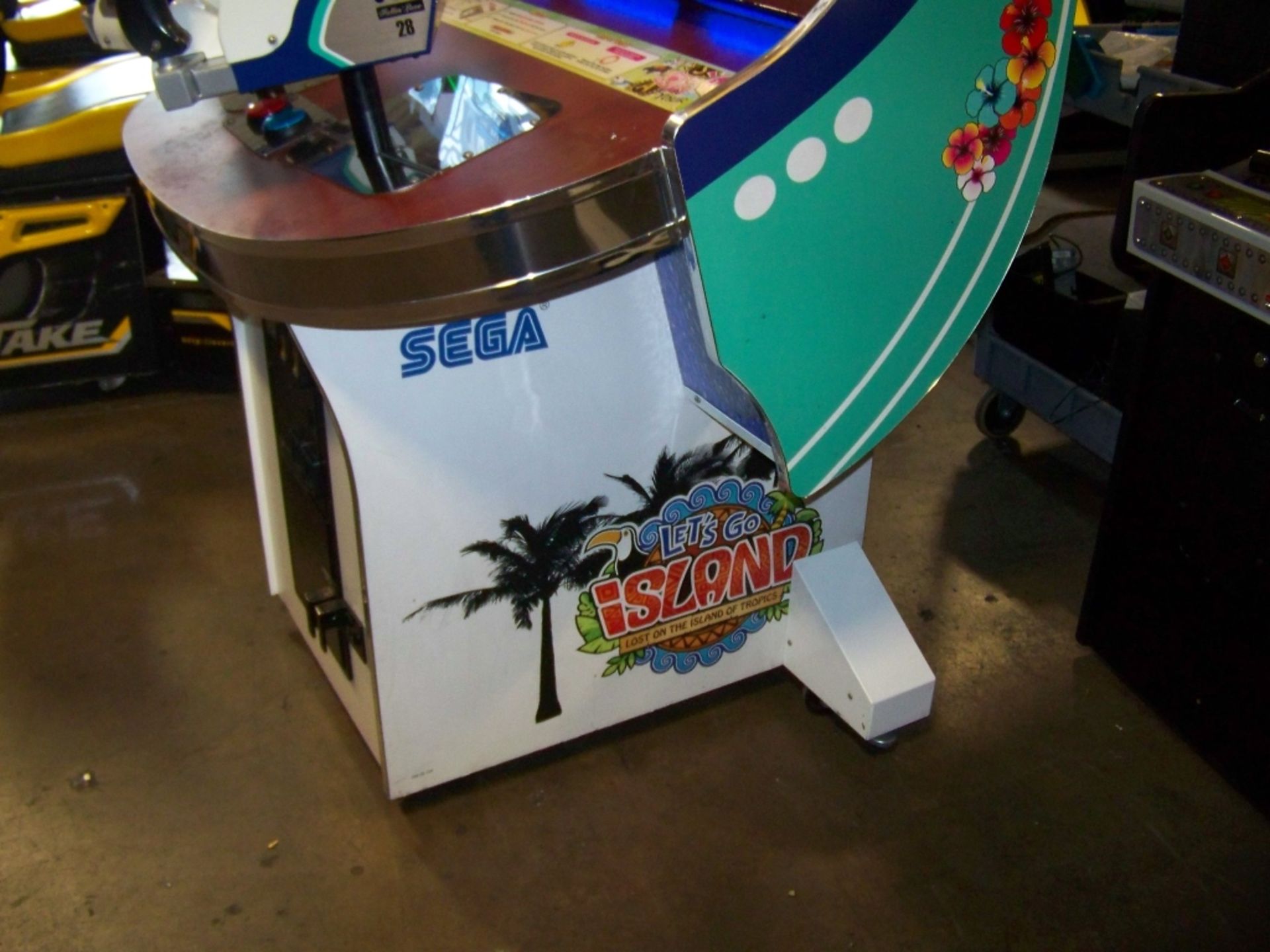 LET'S GO ISLAND FIXED GUN SHOOTER UPRIGHT SEGA - Image 9 of 9