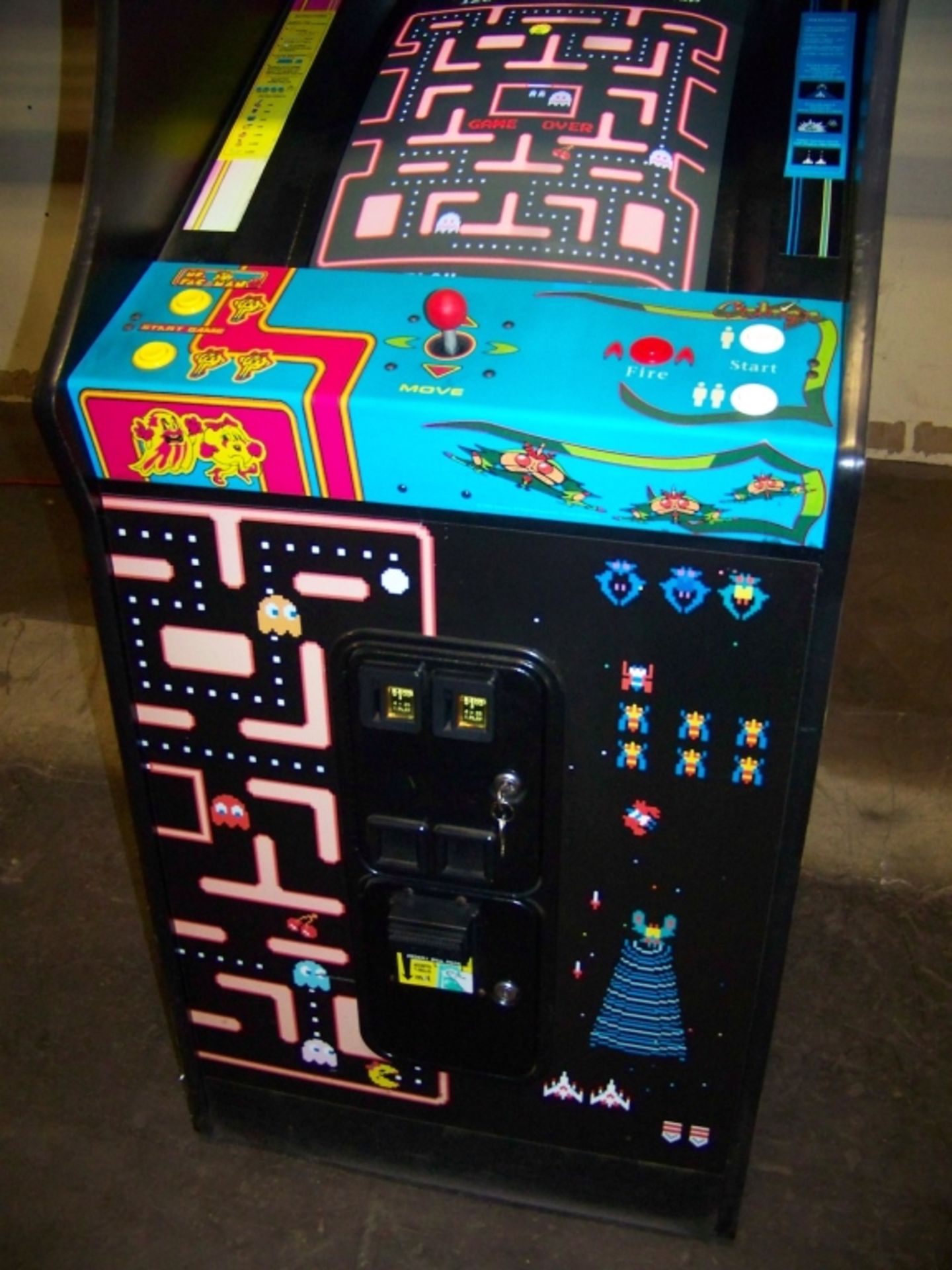 CLASS OF 1981 MS PACMAN GALAGA ANNIVERSARY ARCADE - Image 3 of 10