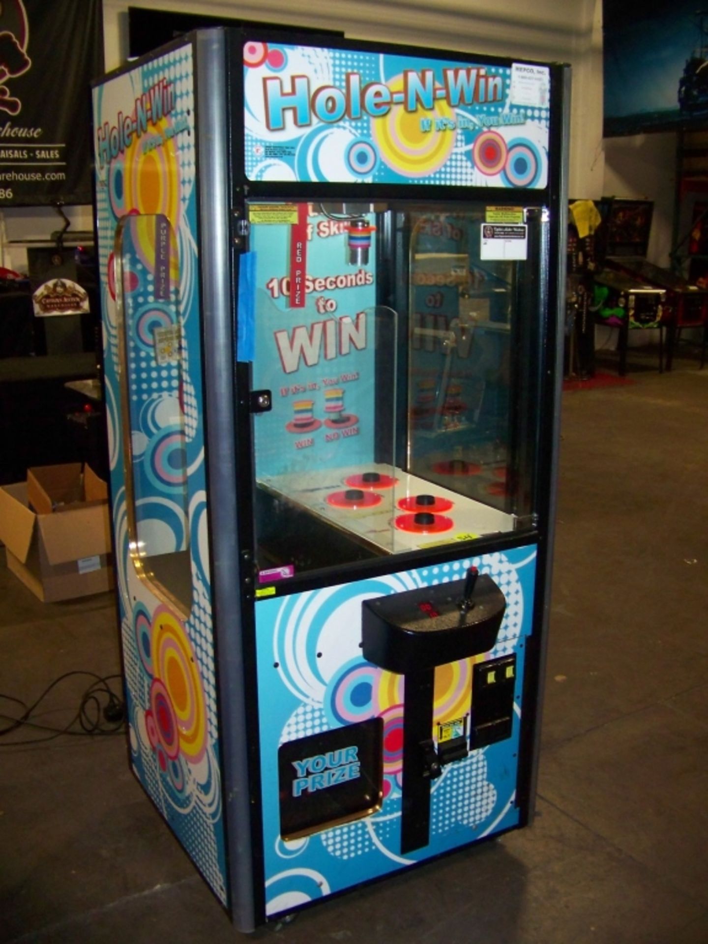 HOLE-N-WIN NOVELTY CRANE PRIZE MACHINE SMART