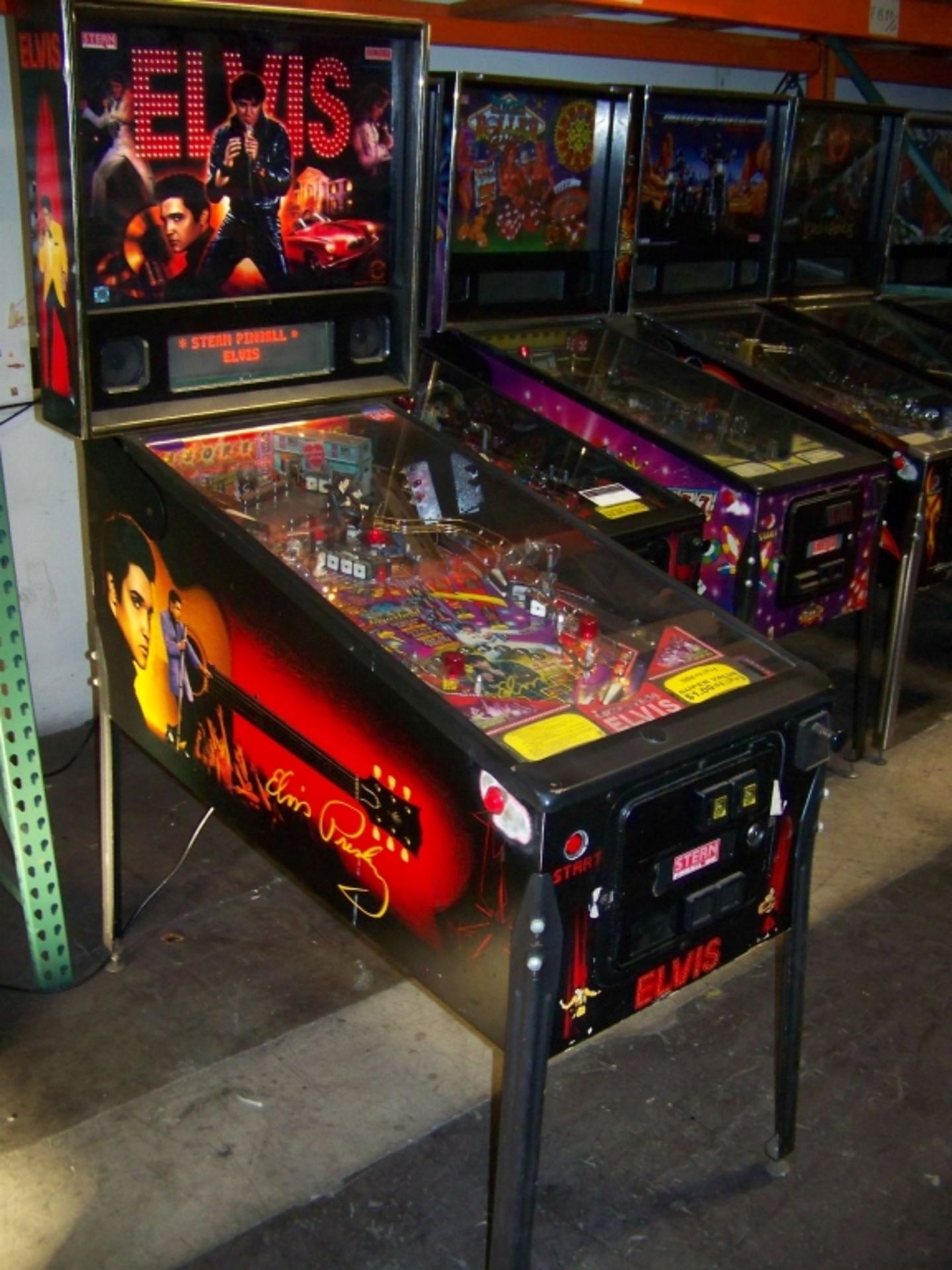 ELVIS PRESLEY PRO MODEL PINBALL MACHINE STERN INC.